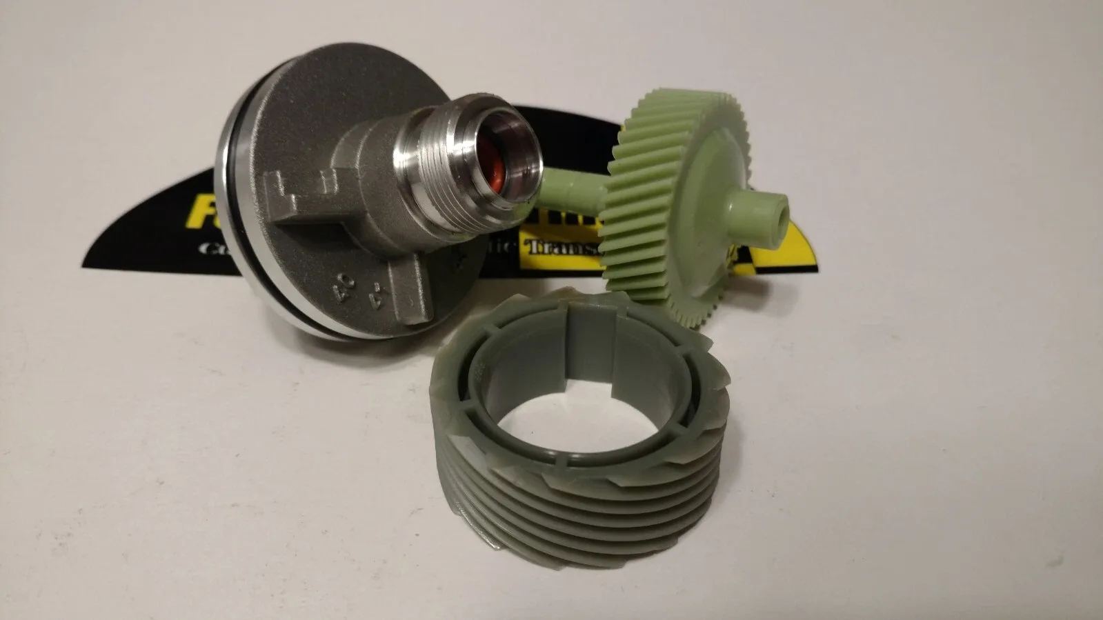 700R4  45 Tooth Driven Gear & 15 Tooth Drive Gear & Matching Speedometer Housing