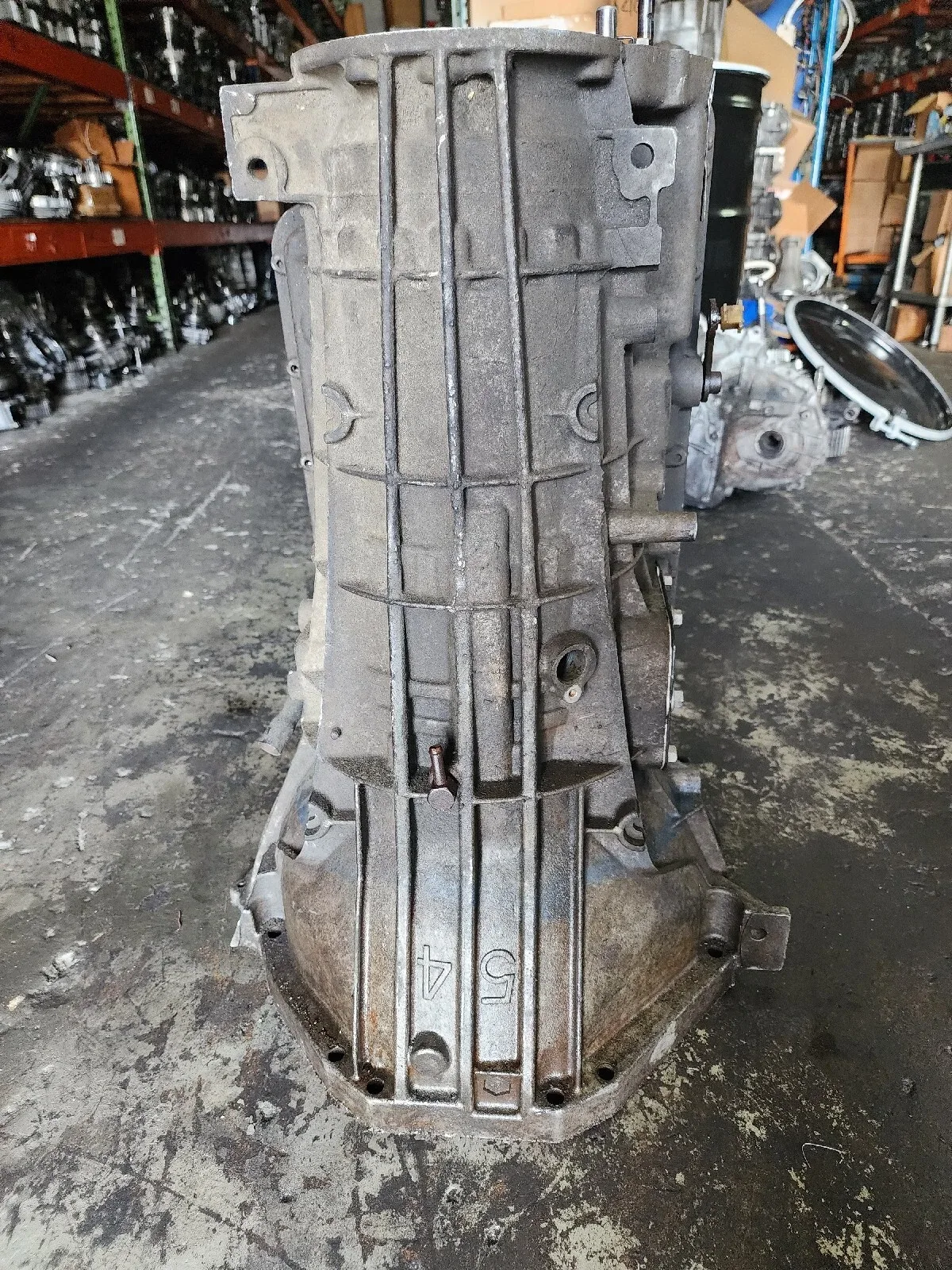 5R110W TRANSMISSION CASE WITH PTO FORD SUPER DUTY HOUSING OEM image 2