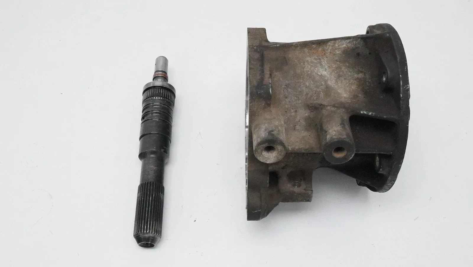 FORD 4R70W 4X4 NP205 / NP208 AUTO TRANS TRANSFER CASE ADAPTER & OUTPUT SHAFT image 2