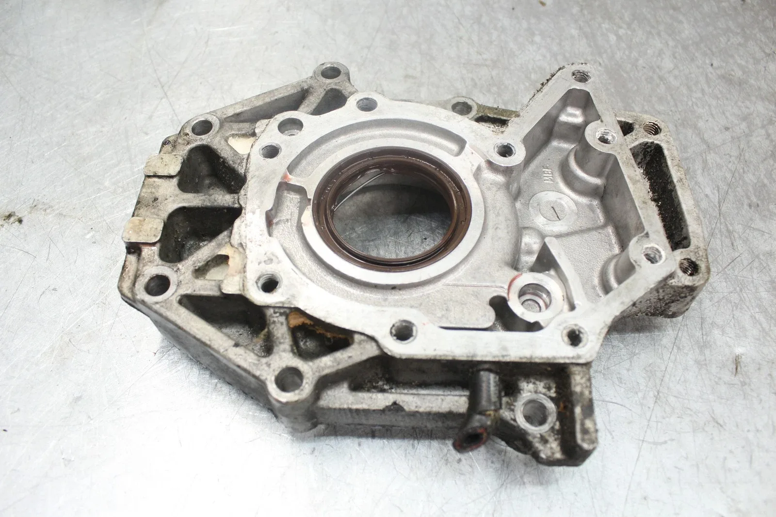 1983 Porsche 928 automatic transmission 7222700111 gearbox housing Rear OEM LM03 image 3