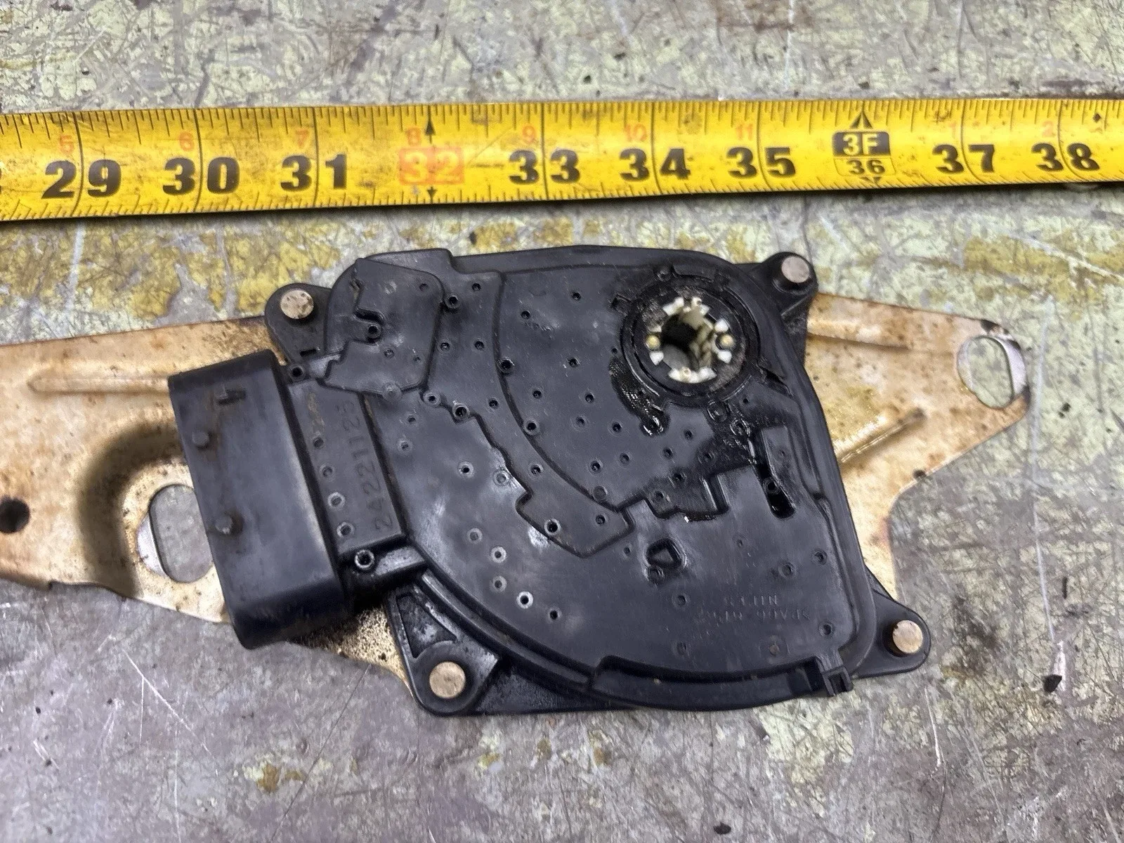 02-09 Trailblazer  Transmission Shift Range Switch Sensor image 3
