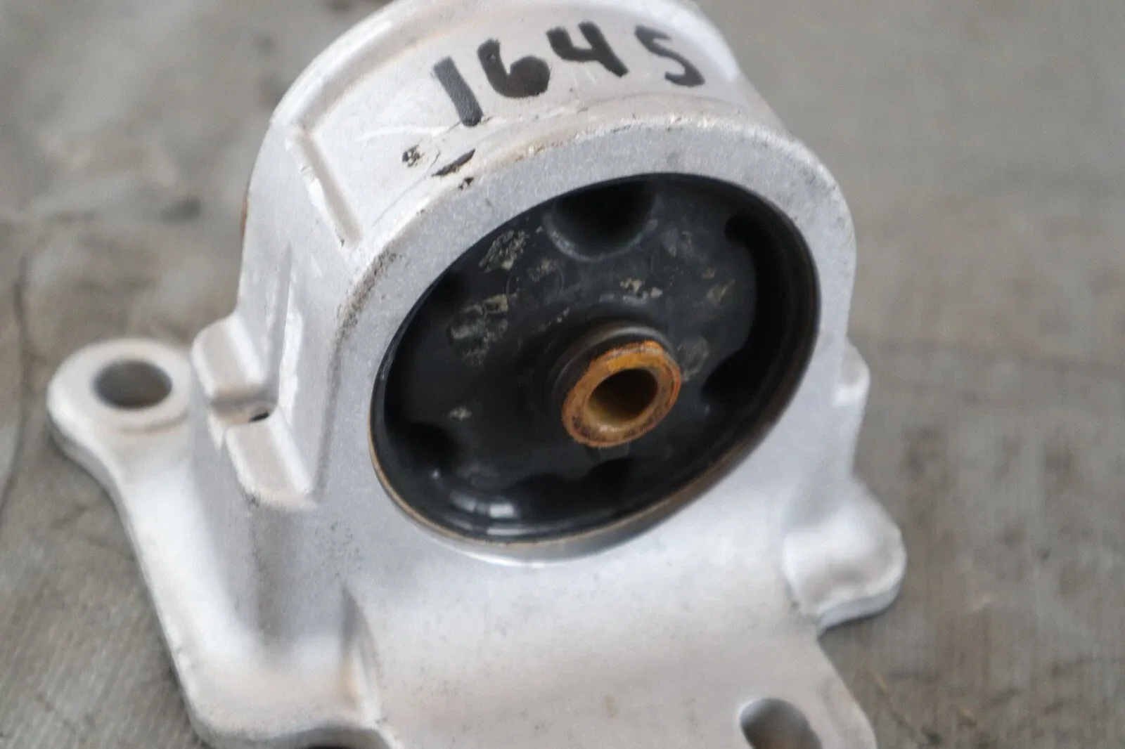 2024 NISSAN GT-R GTR T-SPEC R35 3.8L OEM BELT HOUSING ENGINE MOUNT #1645 image 2