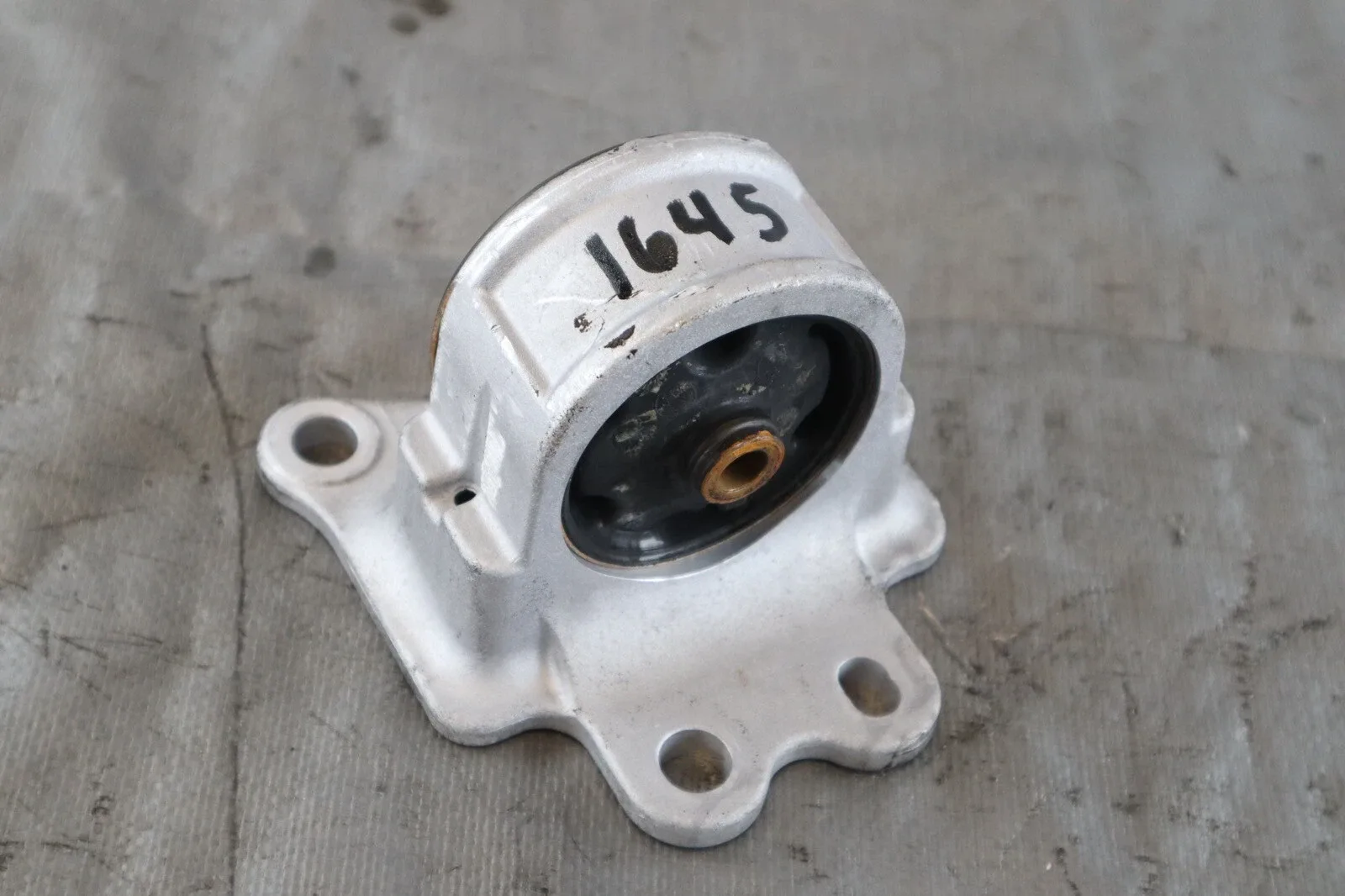 2024 NISSAN GT-R GTR T-SPEC R35 3.8L OEM BELT HOUSING ENGINE MOUNT #1645