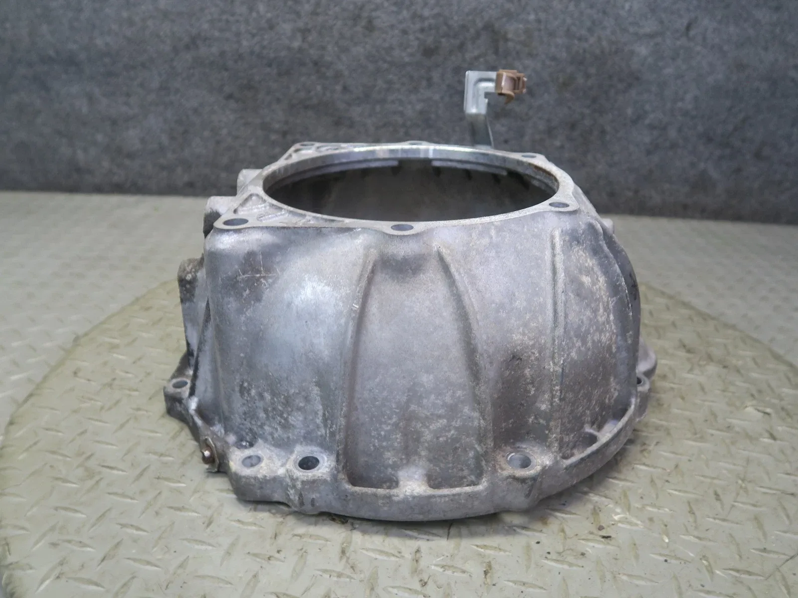 98-00 LEXUS UZZ30L SC400 A650E U1 A/T AUTOMATIC TRANSMISSION BELL HOUSING OEM image 2