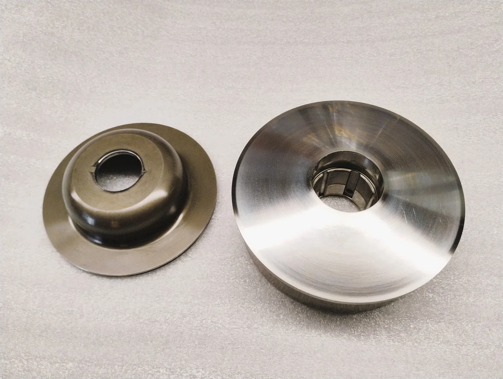 2010-2014 Nissan 3.5L JF010E RE0F09B CVT Primary Piston Housing Pulley Half