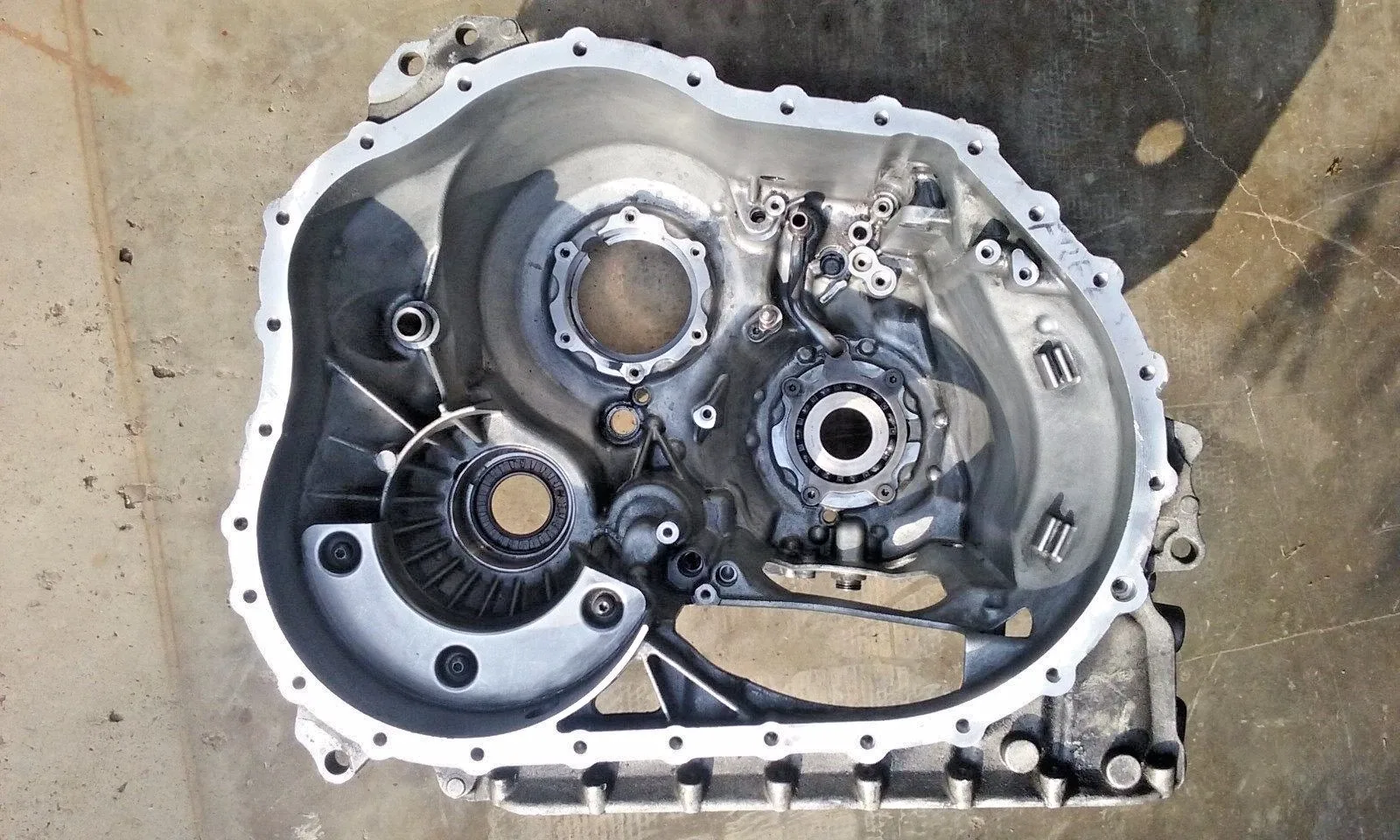 OEM FORD CFT30 CVT FWD Freestyle 500 Rear CASE housing image 2