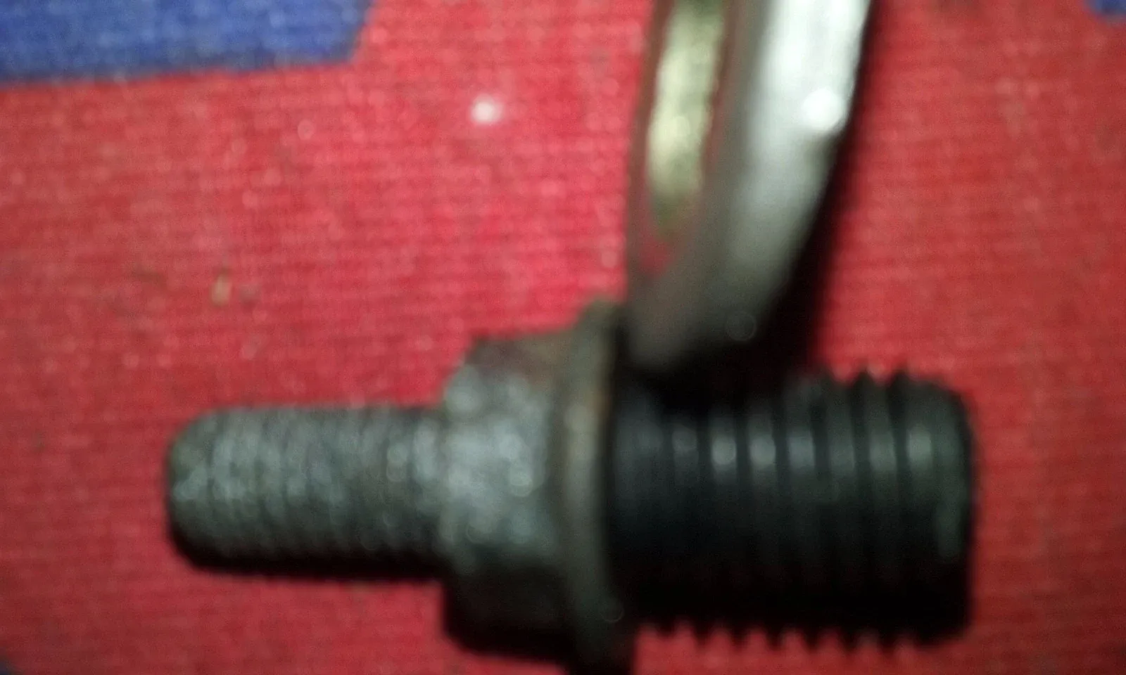 4T60E BOLT stud for Speed sensor speed-O from Tail Housing 4T60E and 4T65E image 3