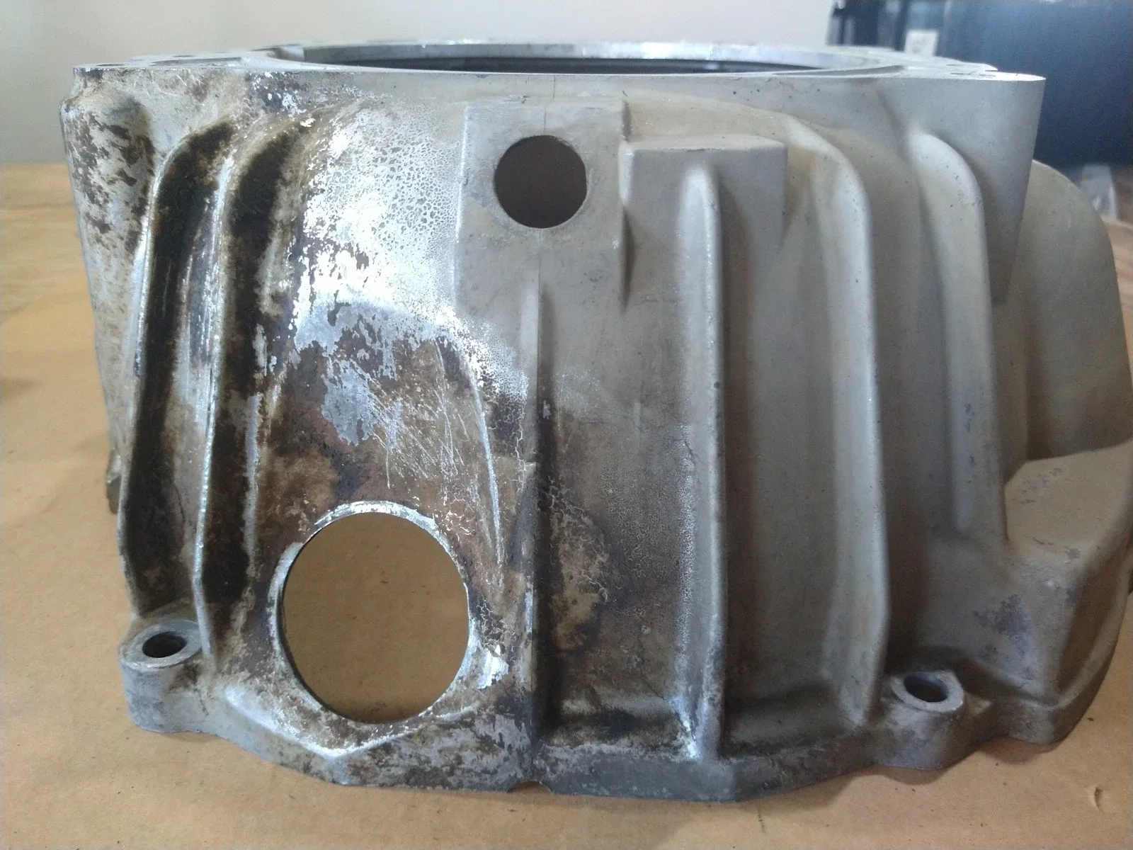 GM OEM Automatic Transmission Bell Housing 4L60E 4l65E 24206953 24206952 image 4
