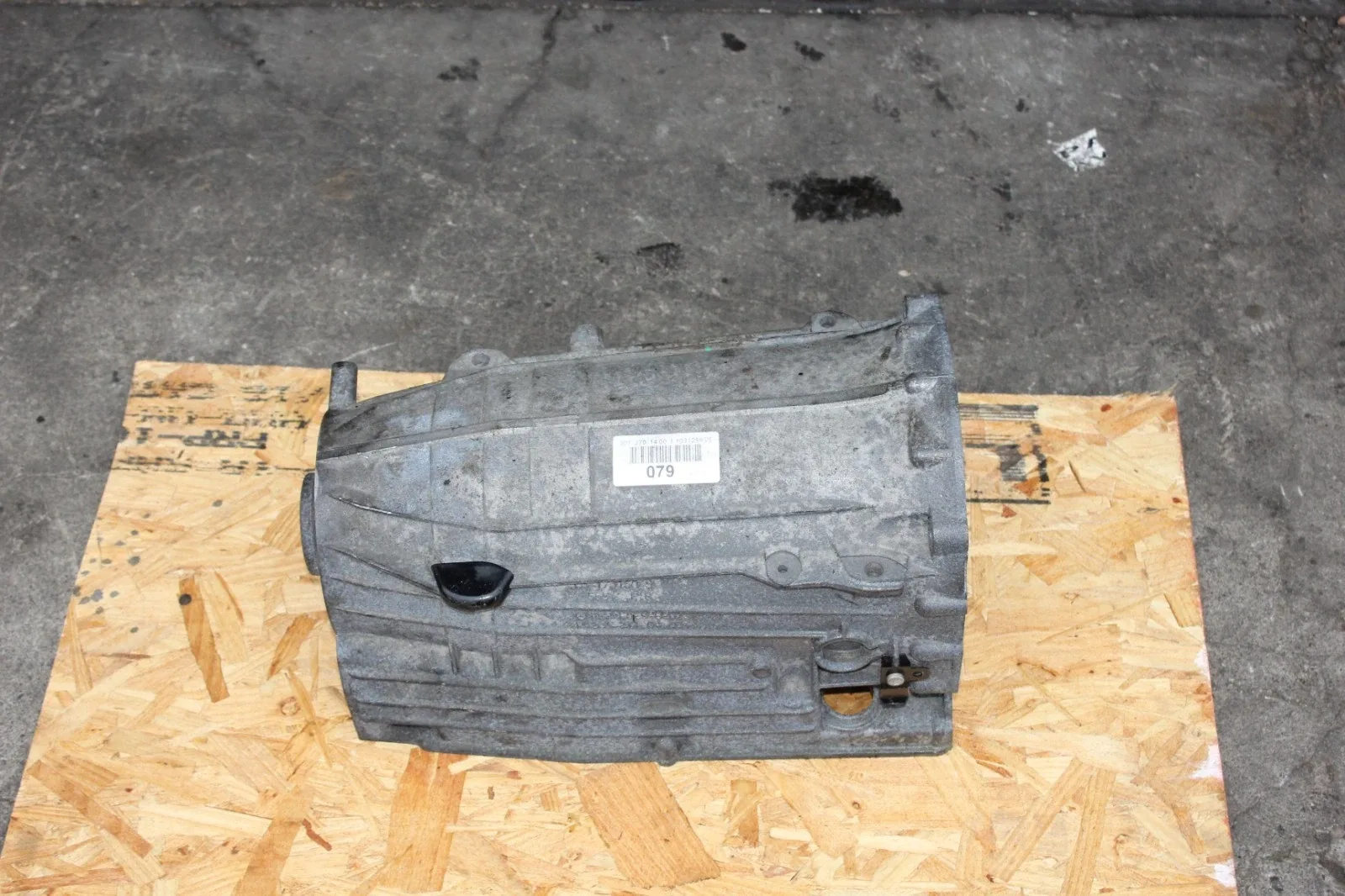 2019-2022 Mercedes Sprinter 2500 W907 transmission housing 722.9 OEM image 2