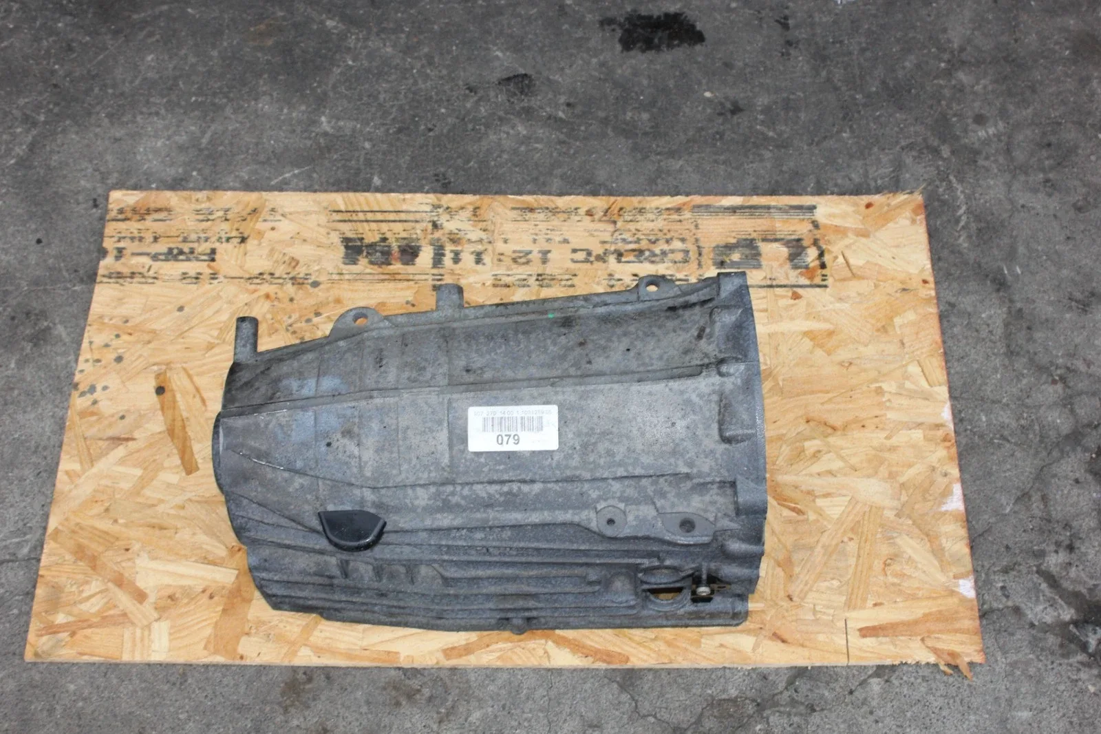 2019-2022 Mercedes Sprinter 2500 W907 transmission housing 722.9 OEM image 3