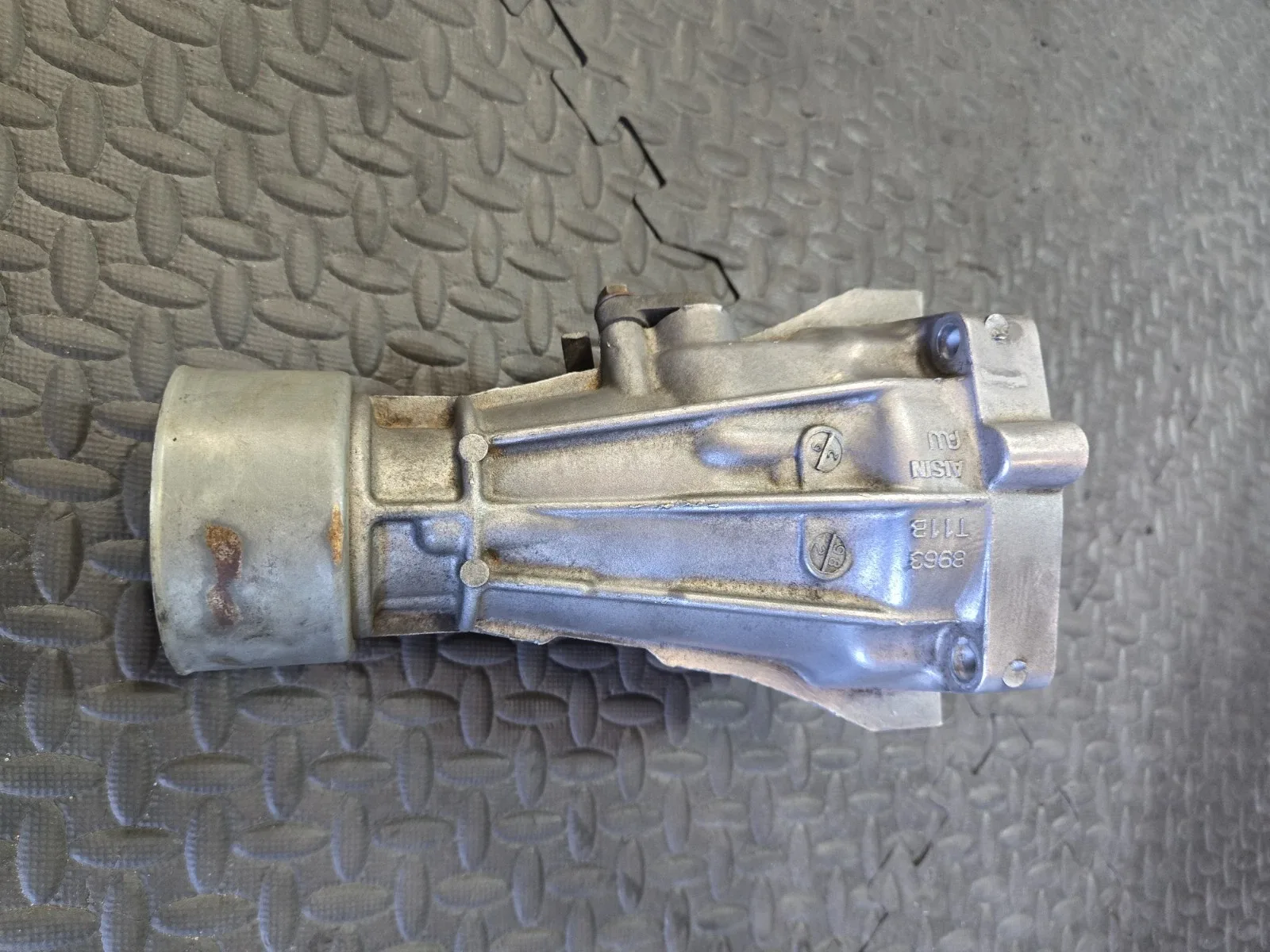 1996 Toyota 4 Runner V6 2wd Automatic REAR OUTPUT TRANSMISSION HOUSING OEM⭐️ image 2