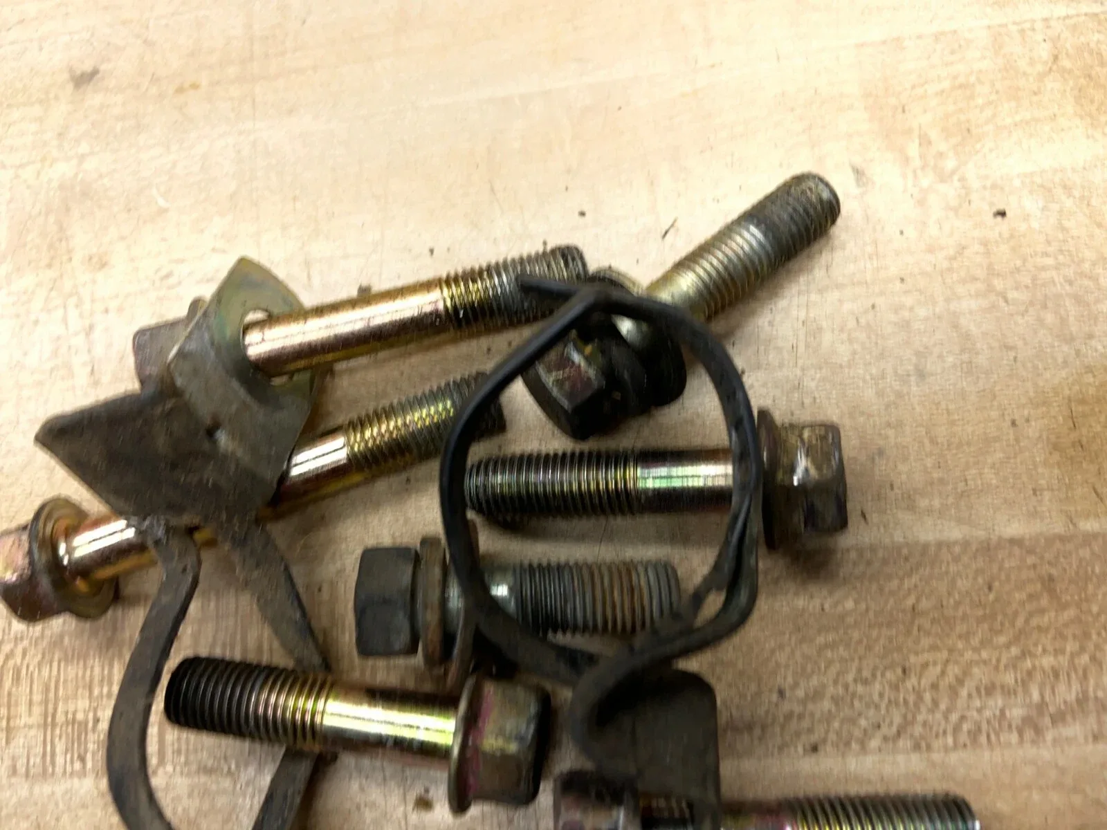 1994-1998 GALANT TRANSMISSION TO ENGINE BOLTS  (BELL HOUSING BOLTS) image 4