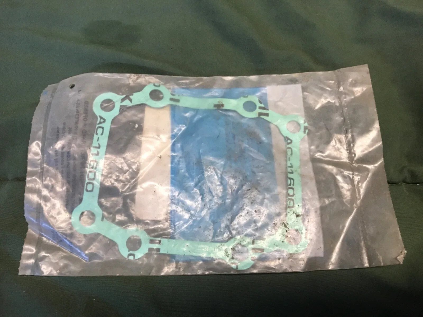 FORD  E7TZ-7185-A Transmission Shift Housing Gasket SP010694 image 2