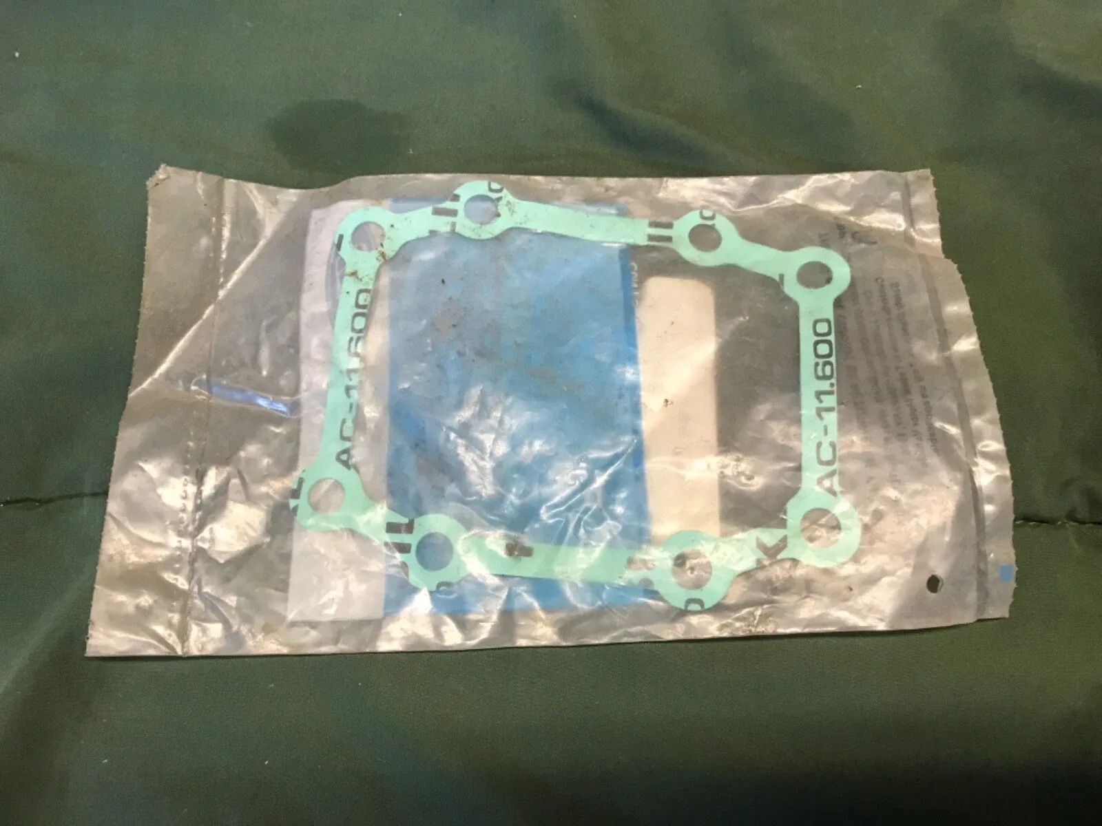 FORD  E7TZ-7185-A Transmission Shift Housing Gasket SP010694 image 3