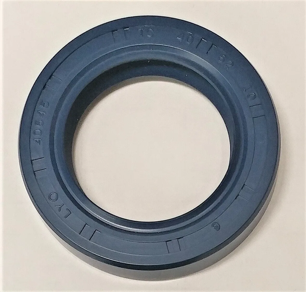 Metal Clad Seal, Ext. Housing fits BMW ZF 3HP/4HP22 1965-Up 89021, 24111-207-426