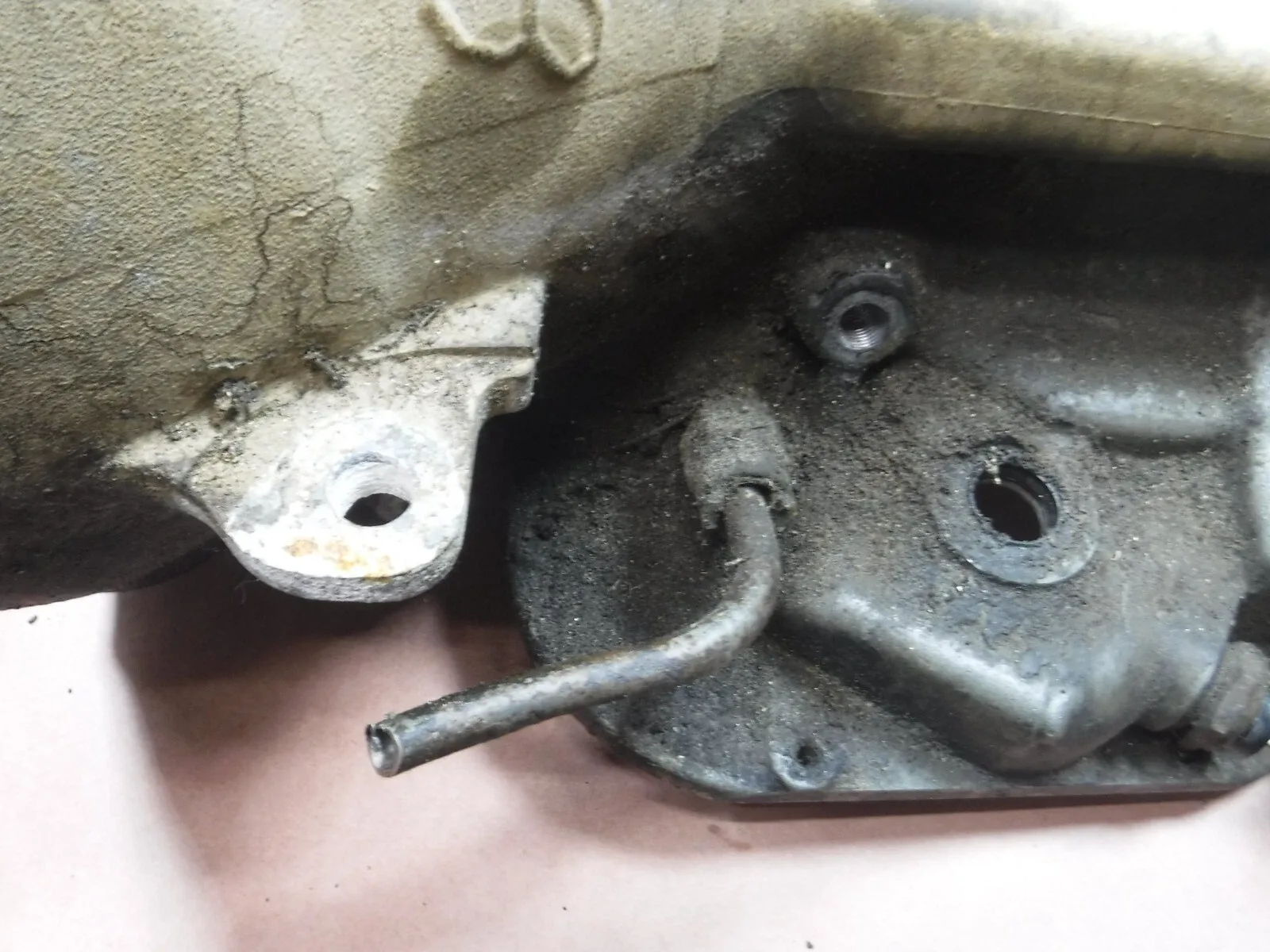 Jeep Grand Cherokee ZJ 96-98 5.2 V8 44RE Transmission Case Housing Factory image 3