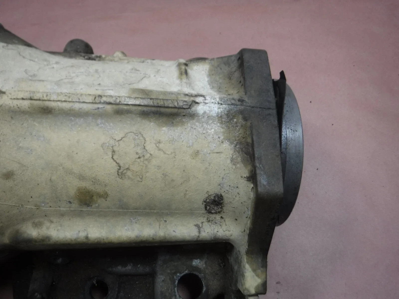 Jeep Grand Cherokee ZJ 96-98 5.2 V8 44RE Transmission Case Housing Factory image 4
