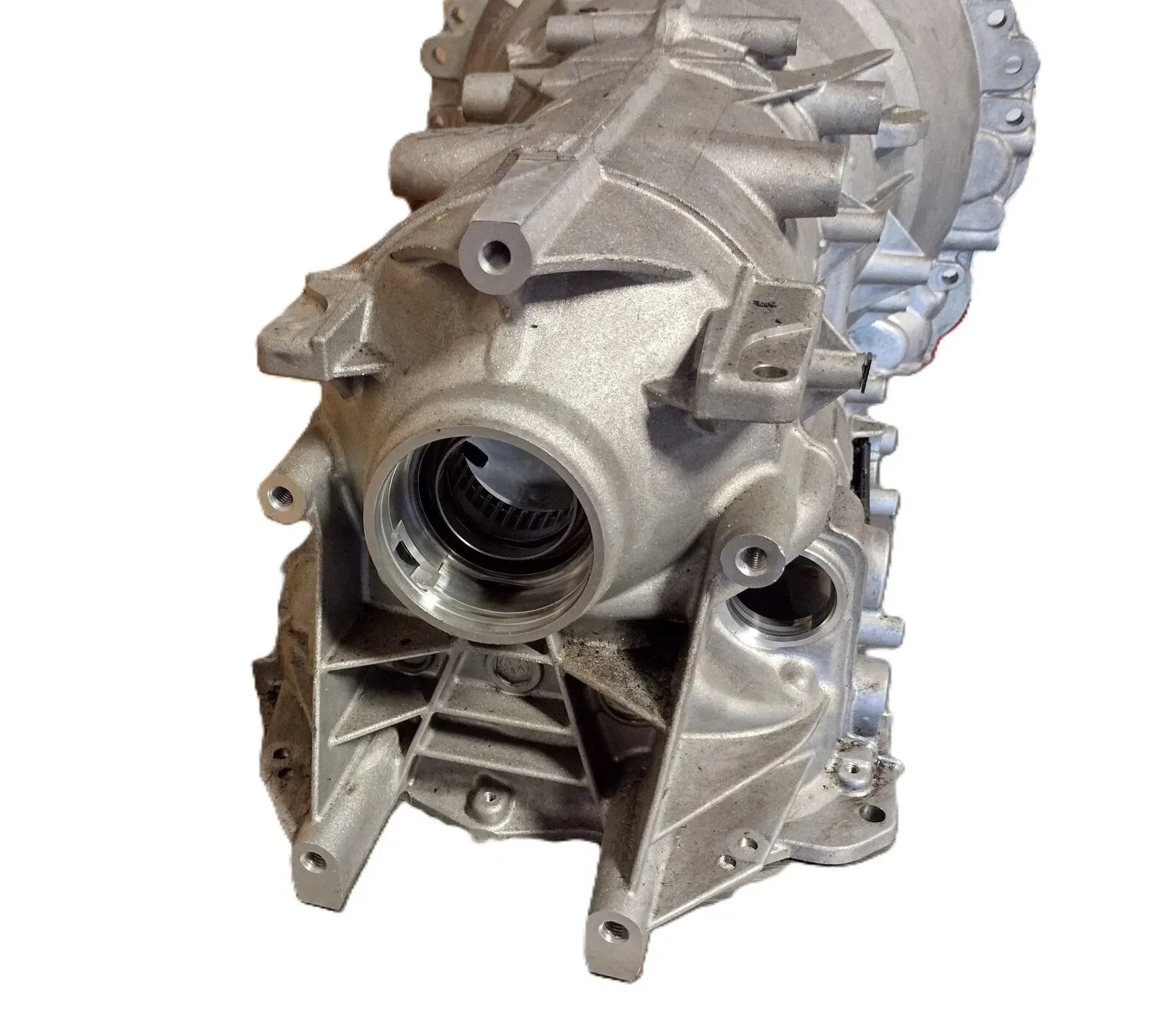 Transmission Case Housing 2016-up Jaguar 3.0L ZF 8HP45 HIS 2WD 1090401574 image 4