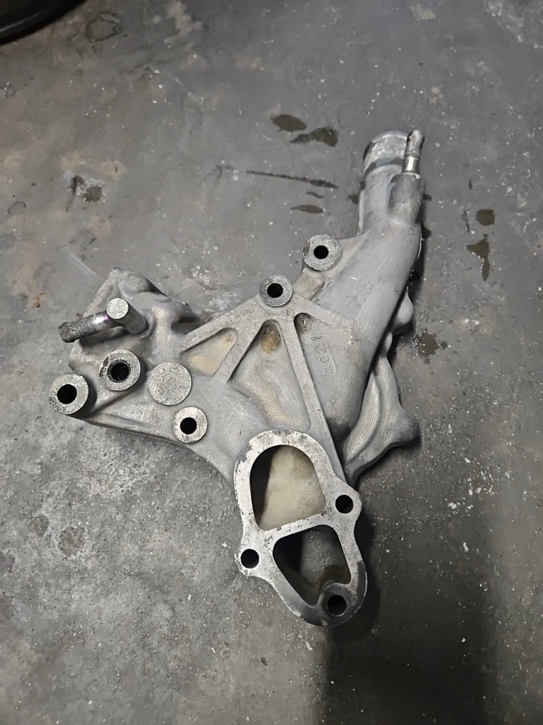 1989 To 1991 Mazda Turbo Rx7 Waterpump Housing image 2