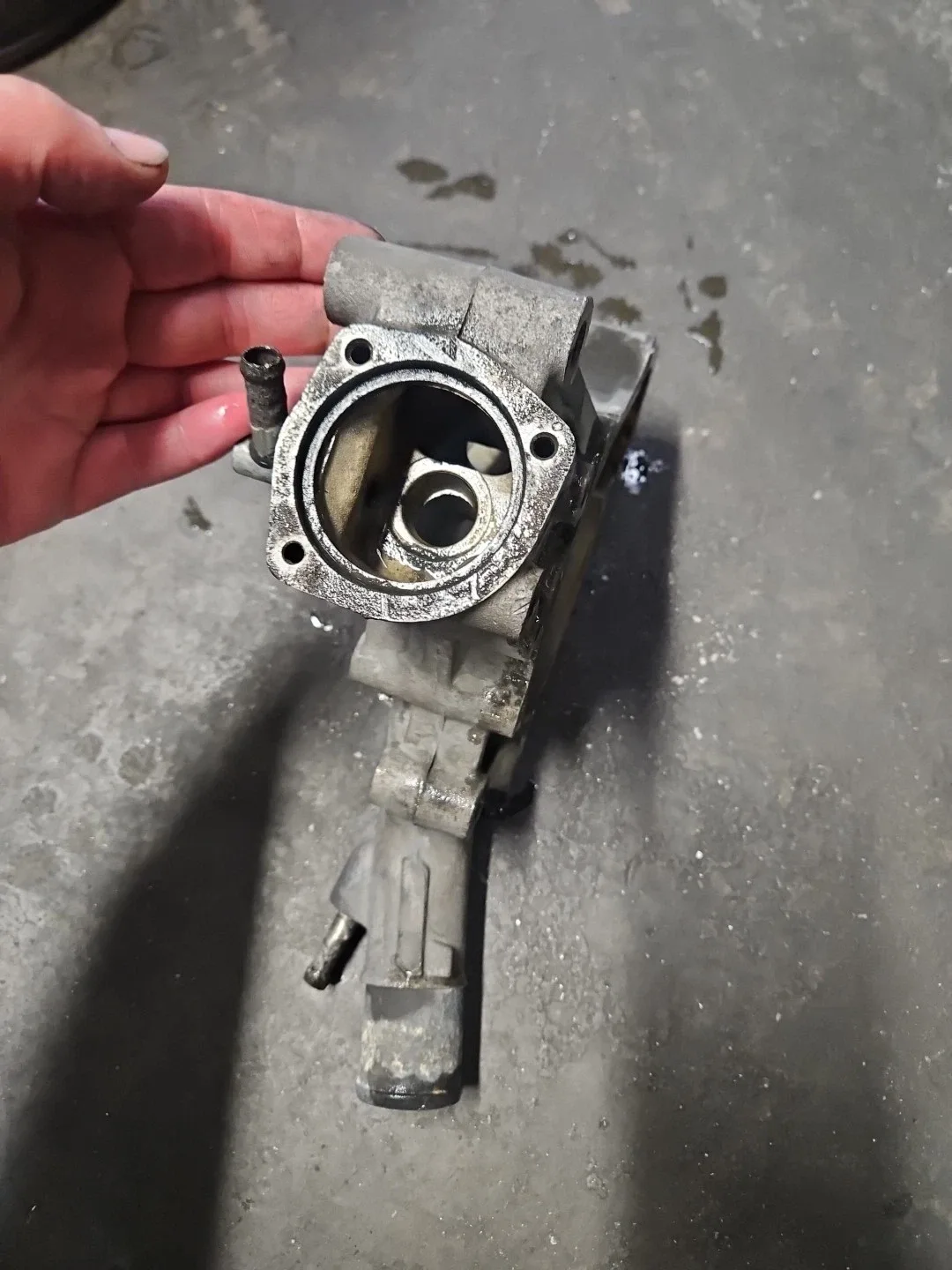 1989 To 1991 Mazda Turbo Rx7 Waterpump Housing image 3