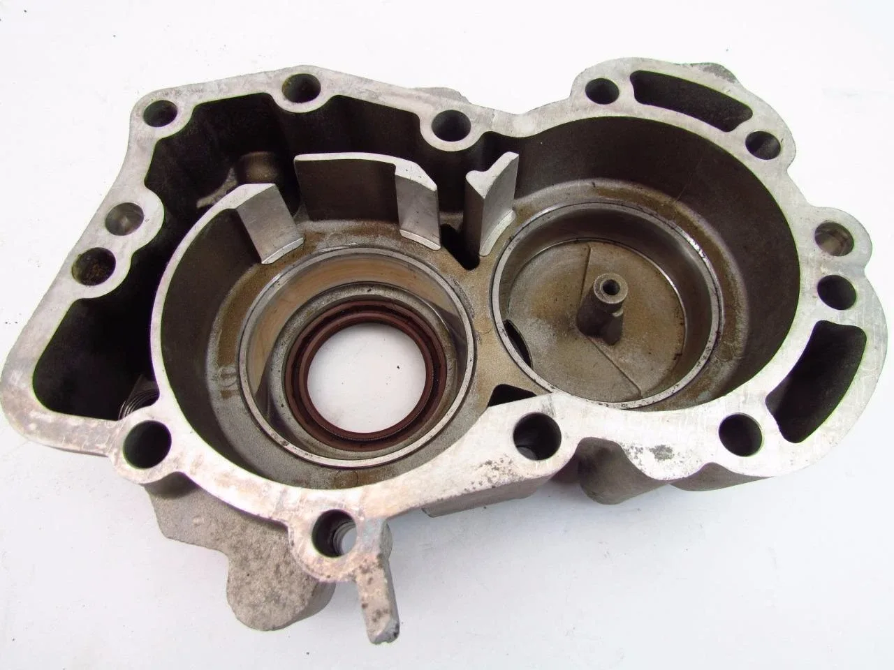 ZF 4HP-18 QUATTRO TRANSMISSION END HOUSING AUDI 100 A4 EARLY 12V V6 GENUINE OEM image 3