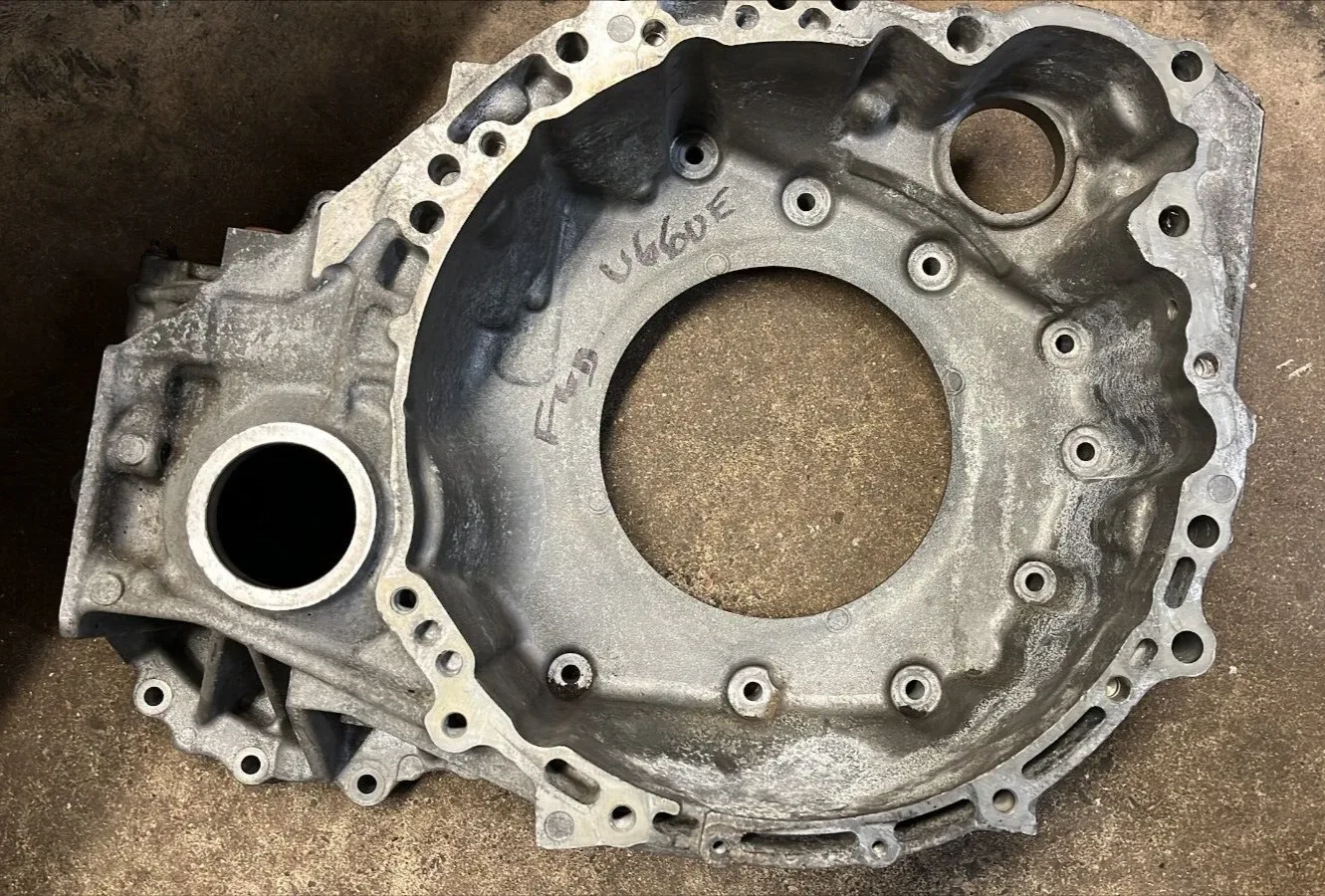 USED U660E FWD 2WD BELL HOUSING - LEXUS & TOYOTA