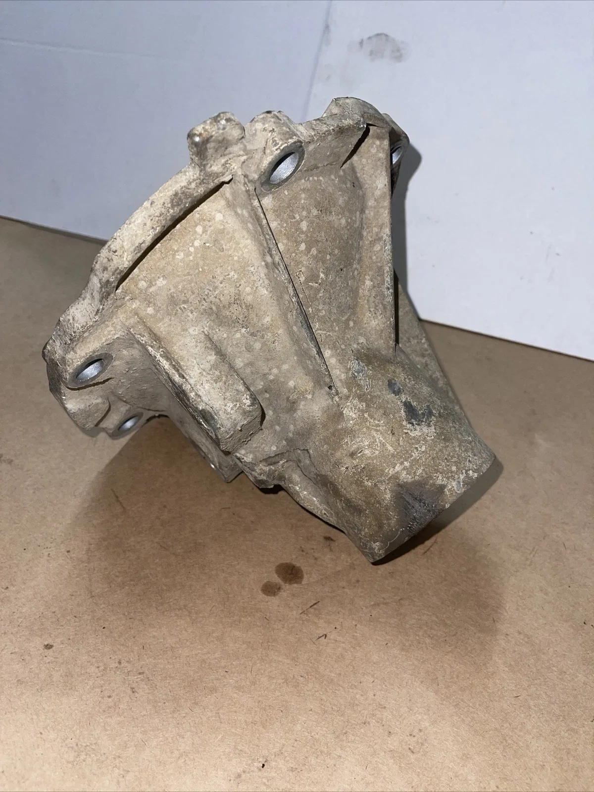 GM 6L80/90 tail housing That Takes Small bushing and seal