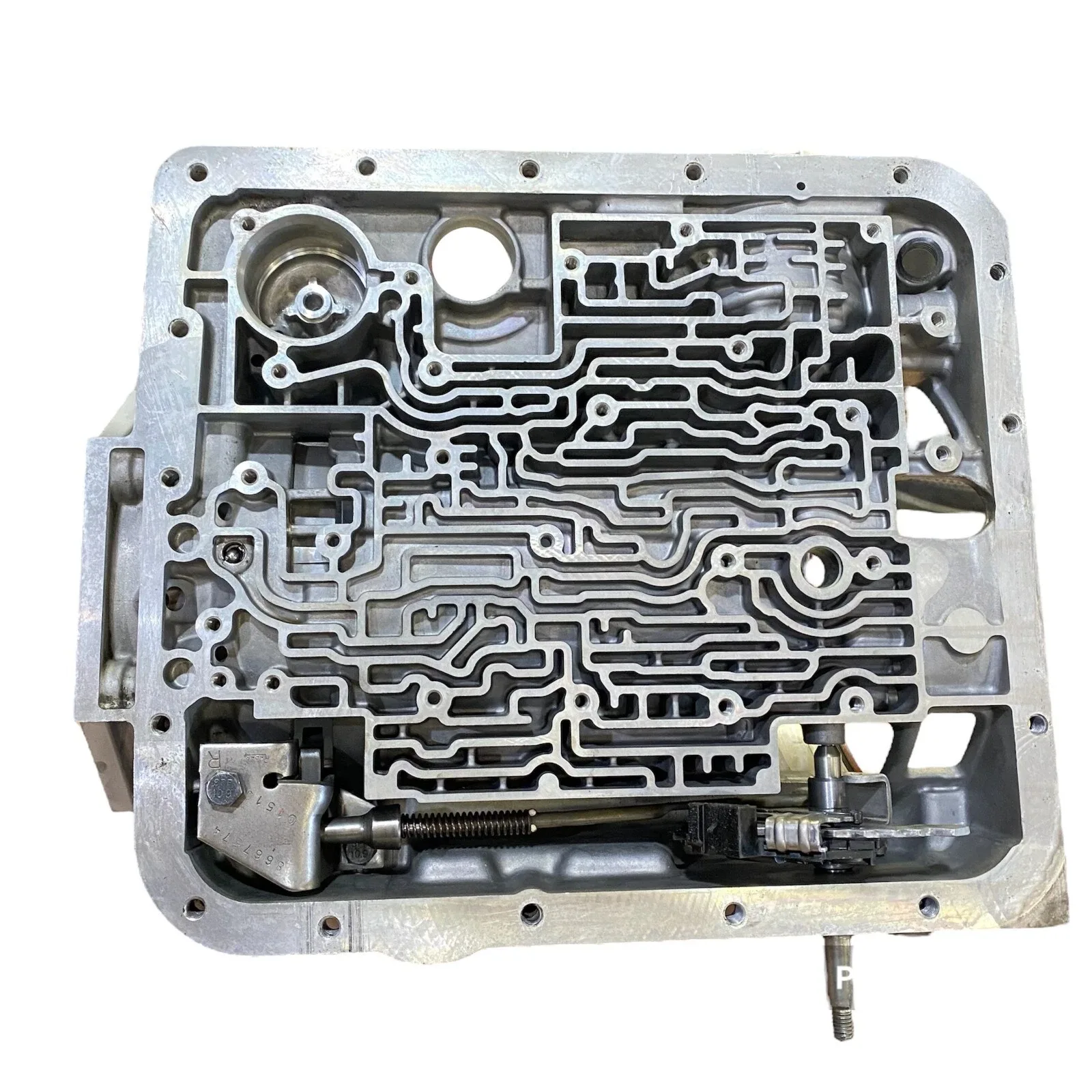 4L70E GMC Chevrolet Case '09-UP OEM USED image 4
