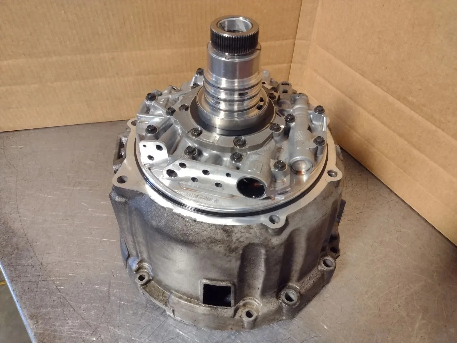2007-2010 BMW X3 E83 6L45 3.0L Pump and Bell Housing Assembly image 2