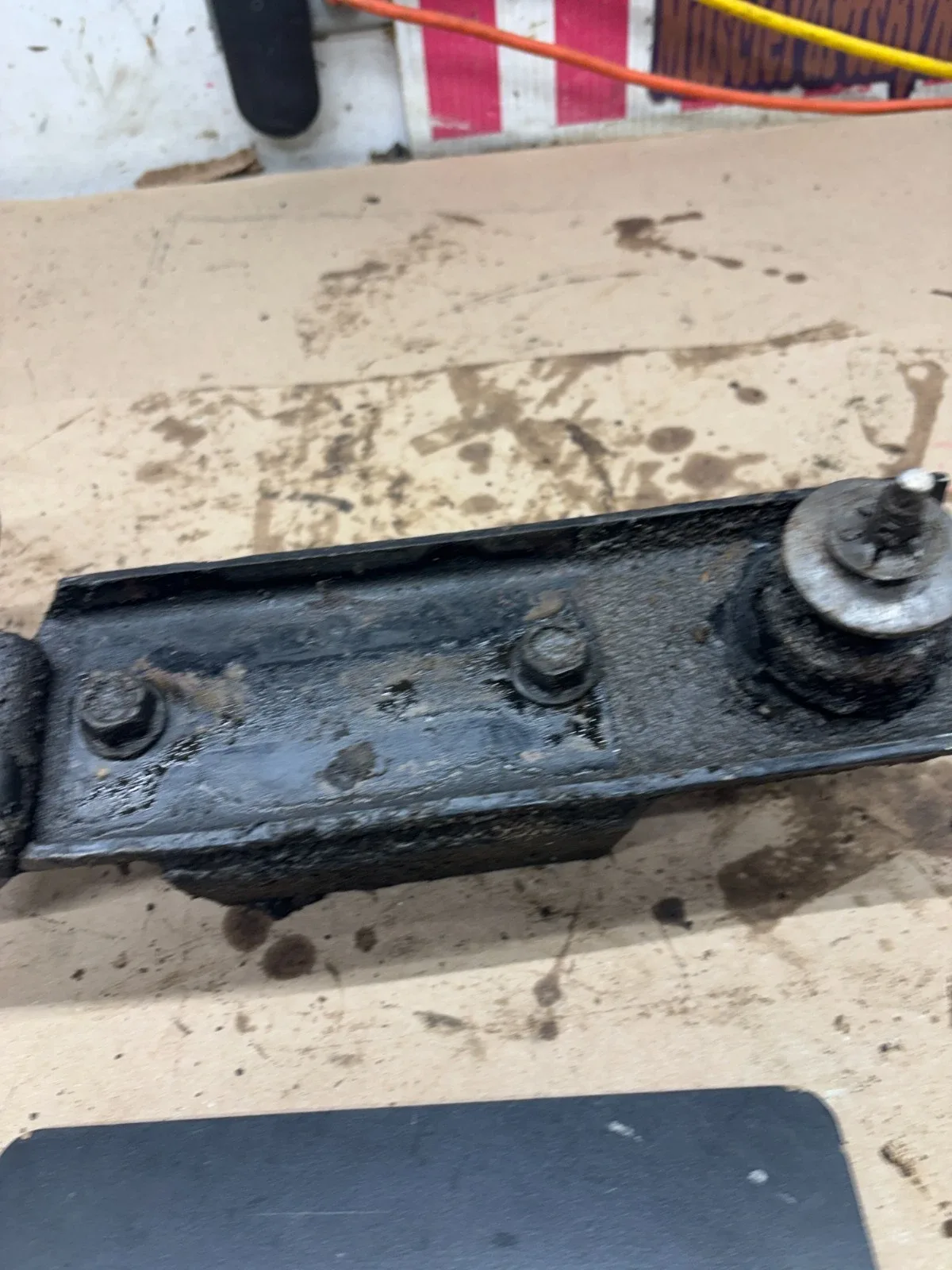 1987 1989 1995 JEEP WRANGLER AUTOMATIC TRANSMISSION MOUNT BRACKET CROSSMEMBER OE image 3
