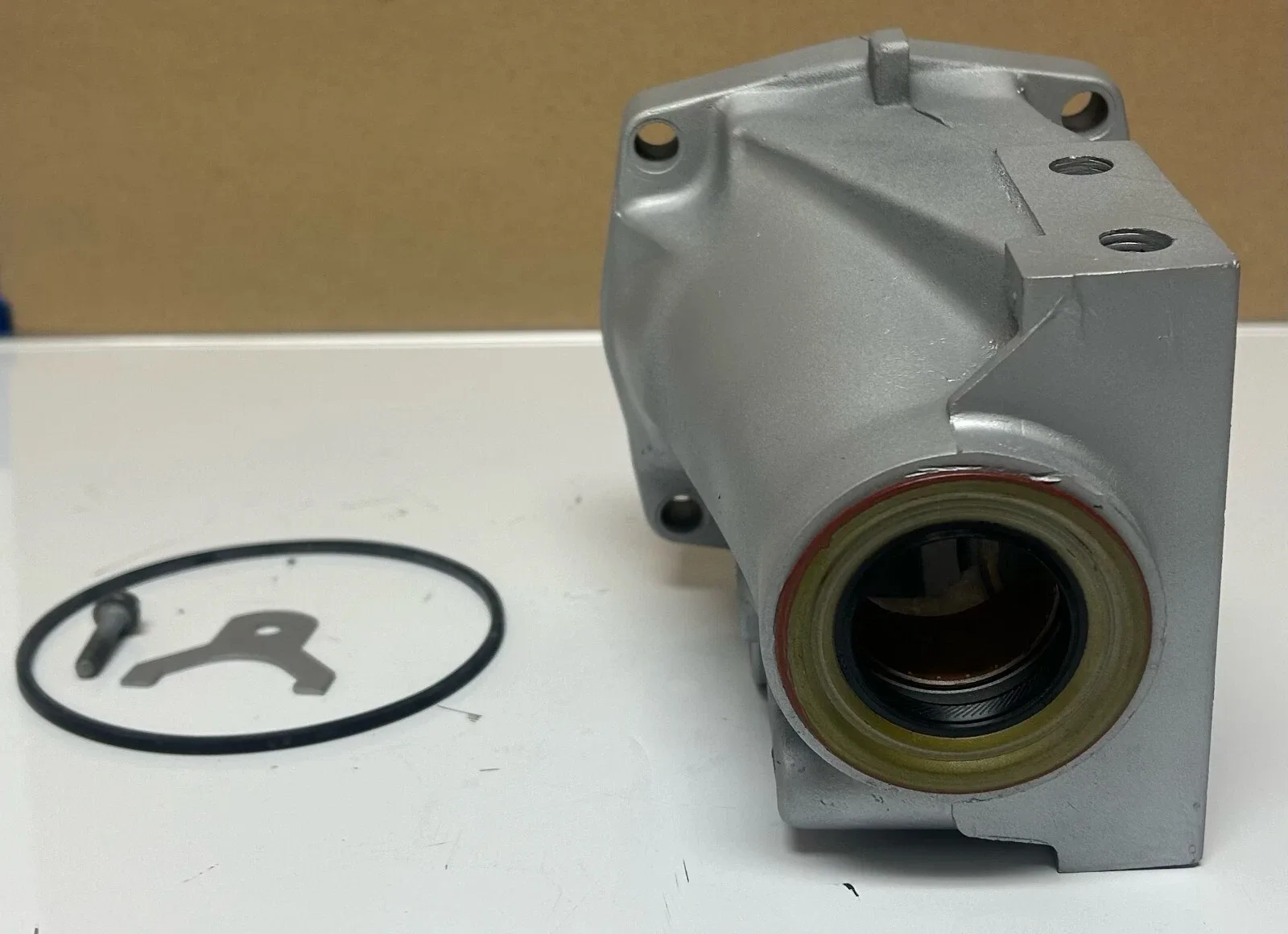Corvette 700R4 4L60E Extension Tail Housing  84-93  CASTING# 8642316 image 2
