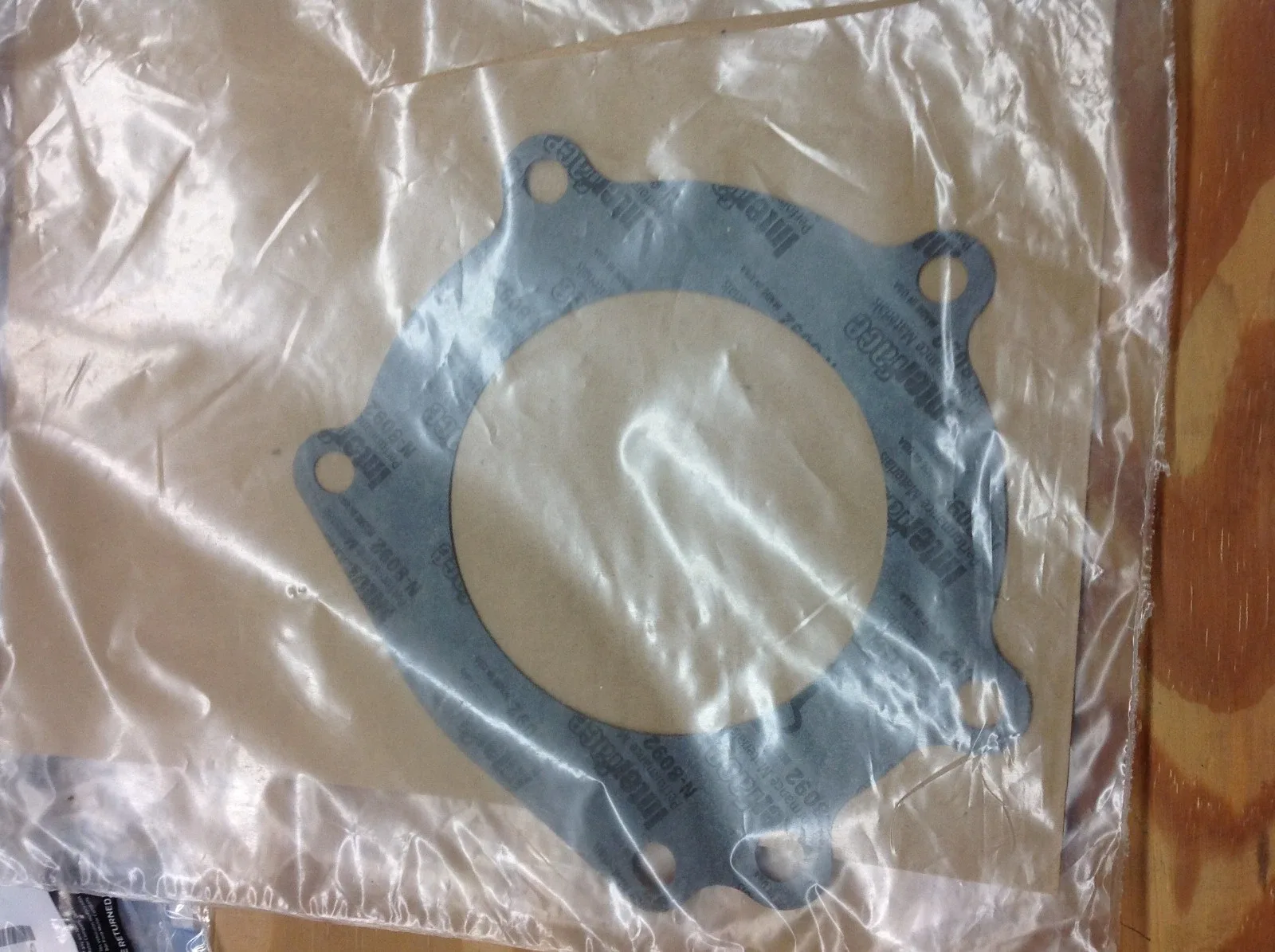 E9TZ 7086A -TRANSMISSION HOUSING GASKET