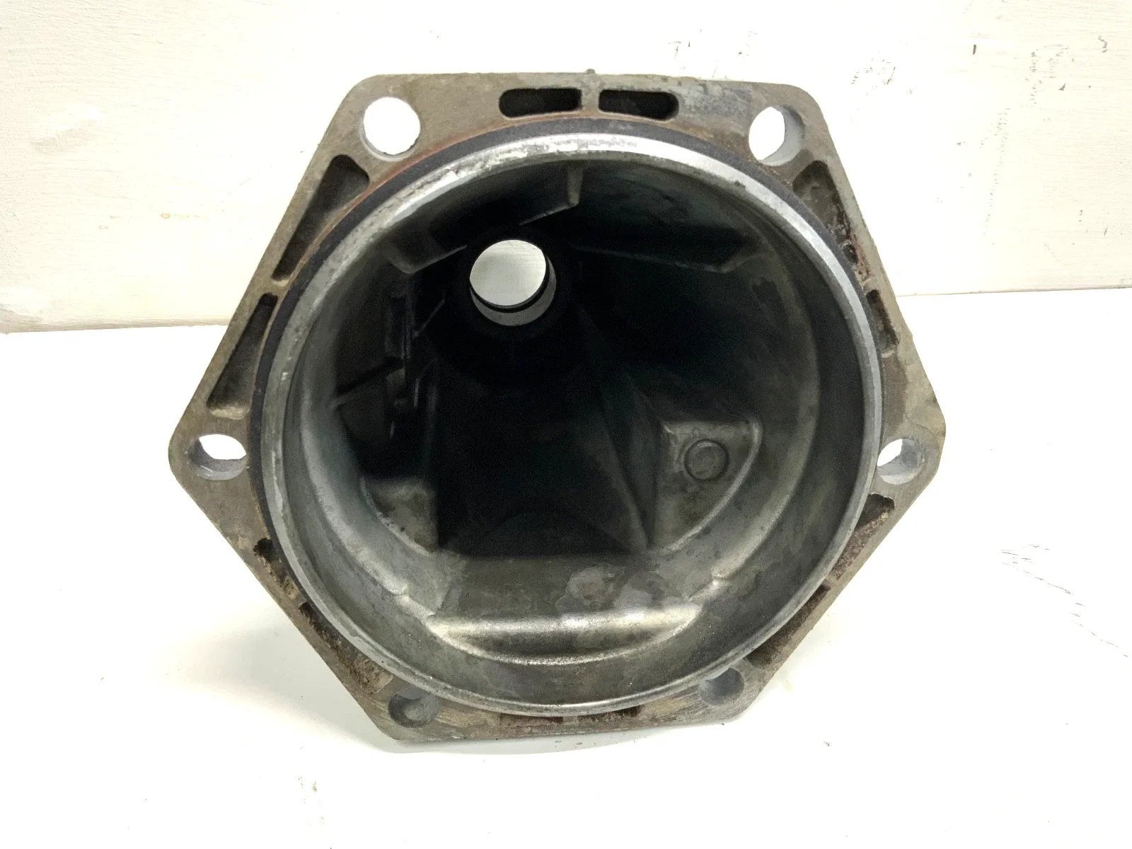GM 4L60E 4L65E Chevrolet Tail Extension Housing OEM 24208015-3 2WD image 4