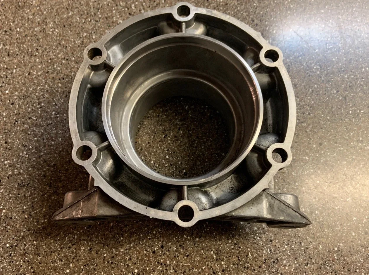 4L60; 4L60E; 4L65E GM transmission 4x4 tail housing 4 1/2" adapter GM 15724744 image 2