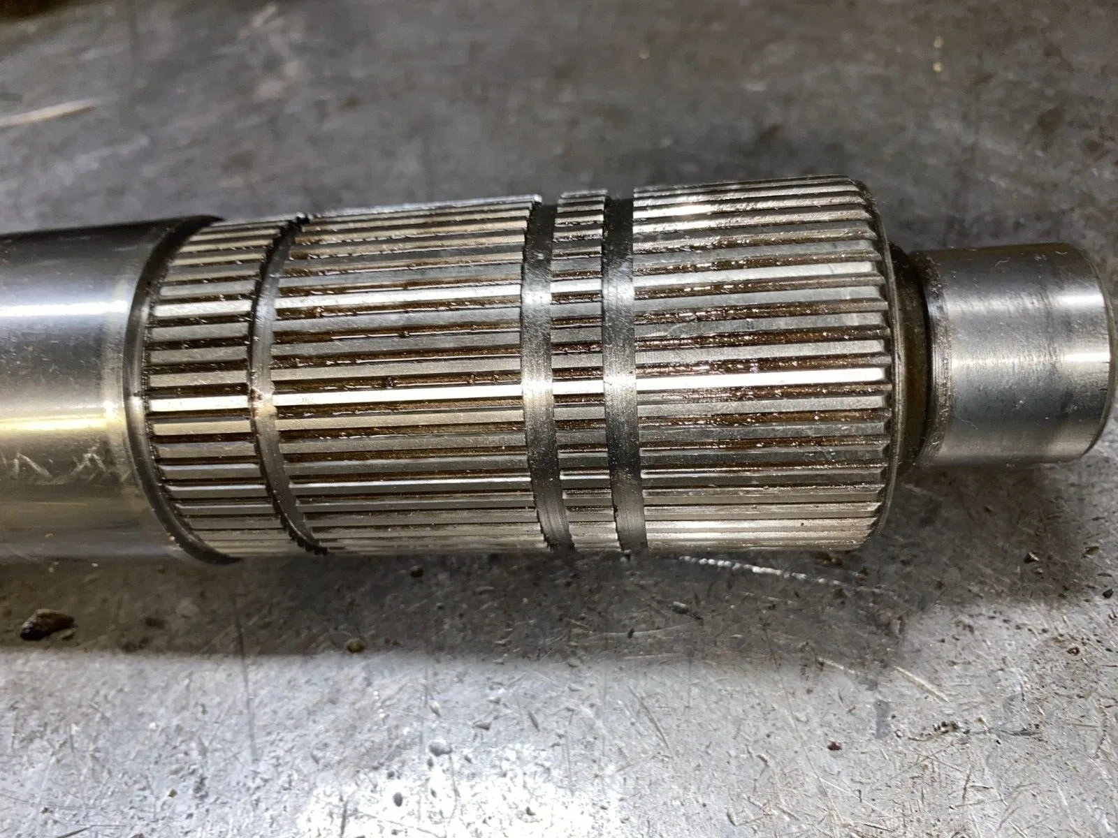 Chevy NP 208 transfer case output shaft Squarebody K-5,10,20 M series CUCV image 4