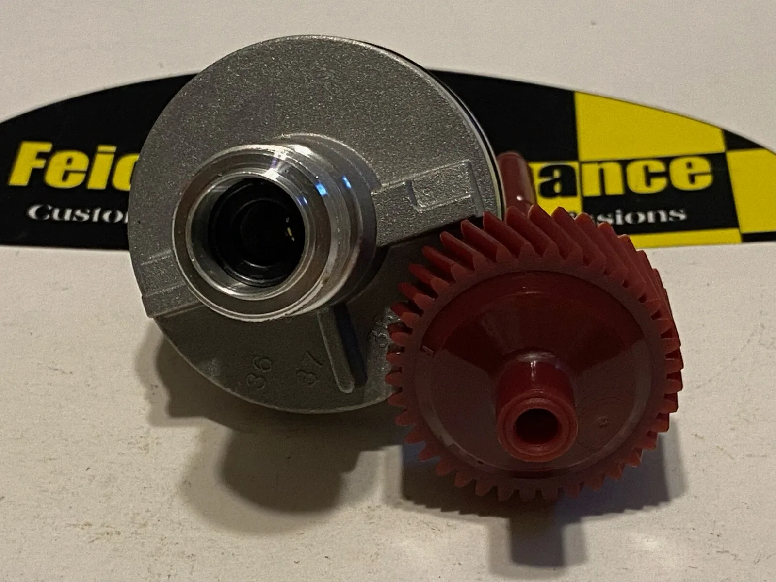 700R4   37 Tooth Speedometer Driven Gear & Matching Speedometer Gear Housing