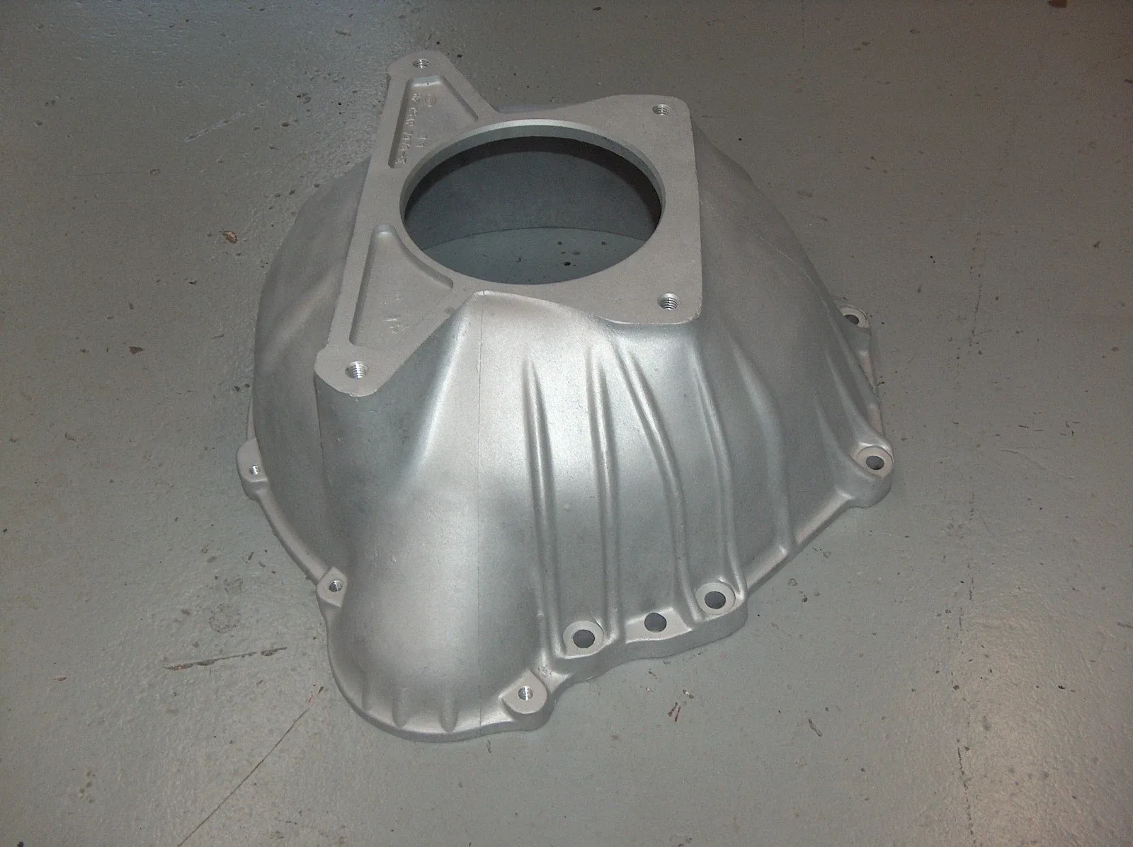 1966-68 Ford Mustang FMX Automatic Trans Bell Housing 302 C5AP-7976-E Crack image 3