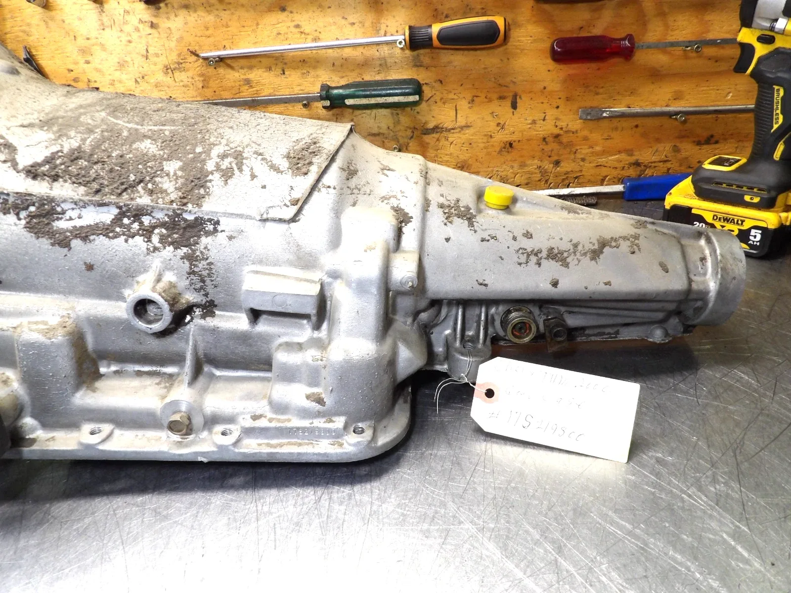 Chevy  200C   Turbo   Automatic Transmission   "  Case "  Very Good Condition image 3