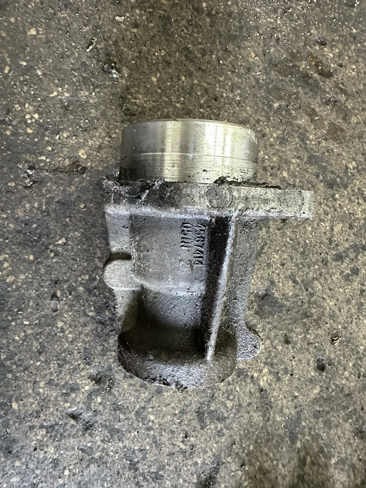 95 Dodge Grand Caravan 3.3 Transmission Extension Housing ML5E11