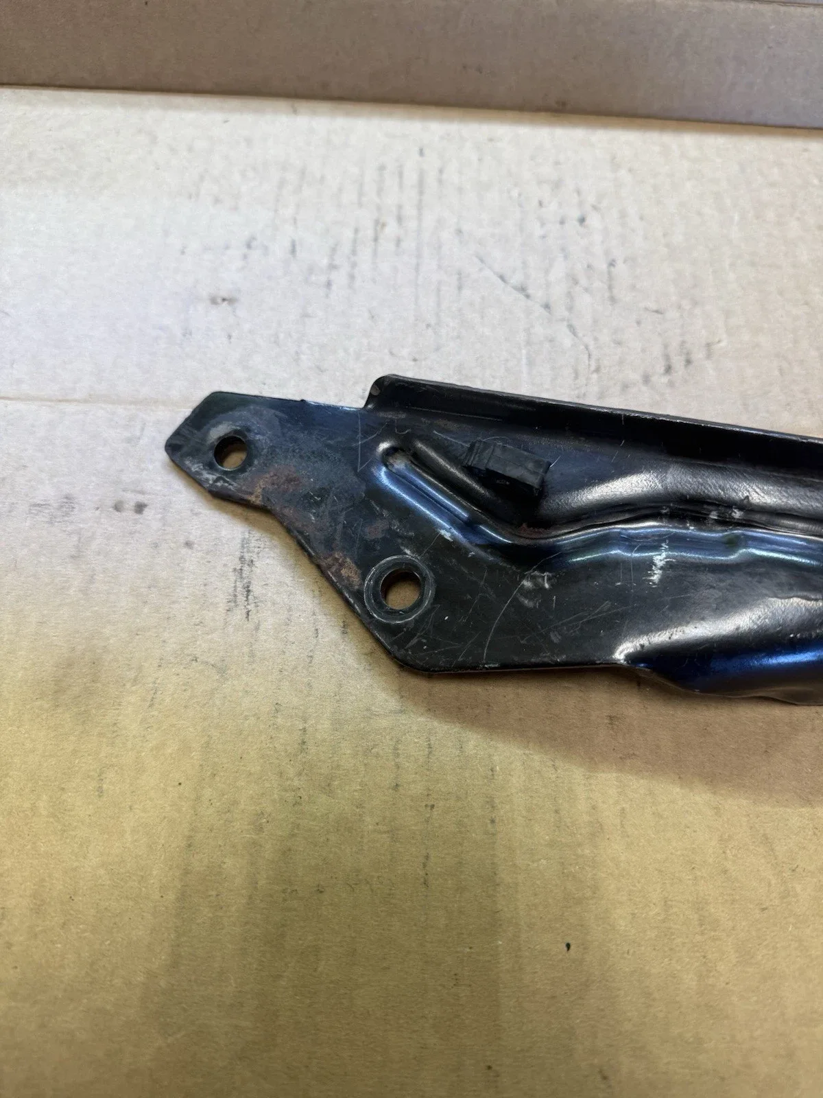 ✅⭐️ RH Lower Transmission Support Bracket w/ Nut RIGHT OEM Camaro 98 - 02 image 3