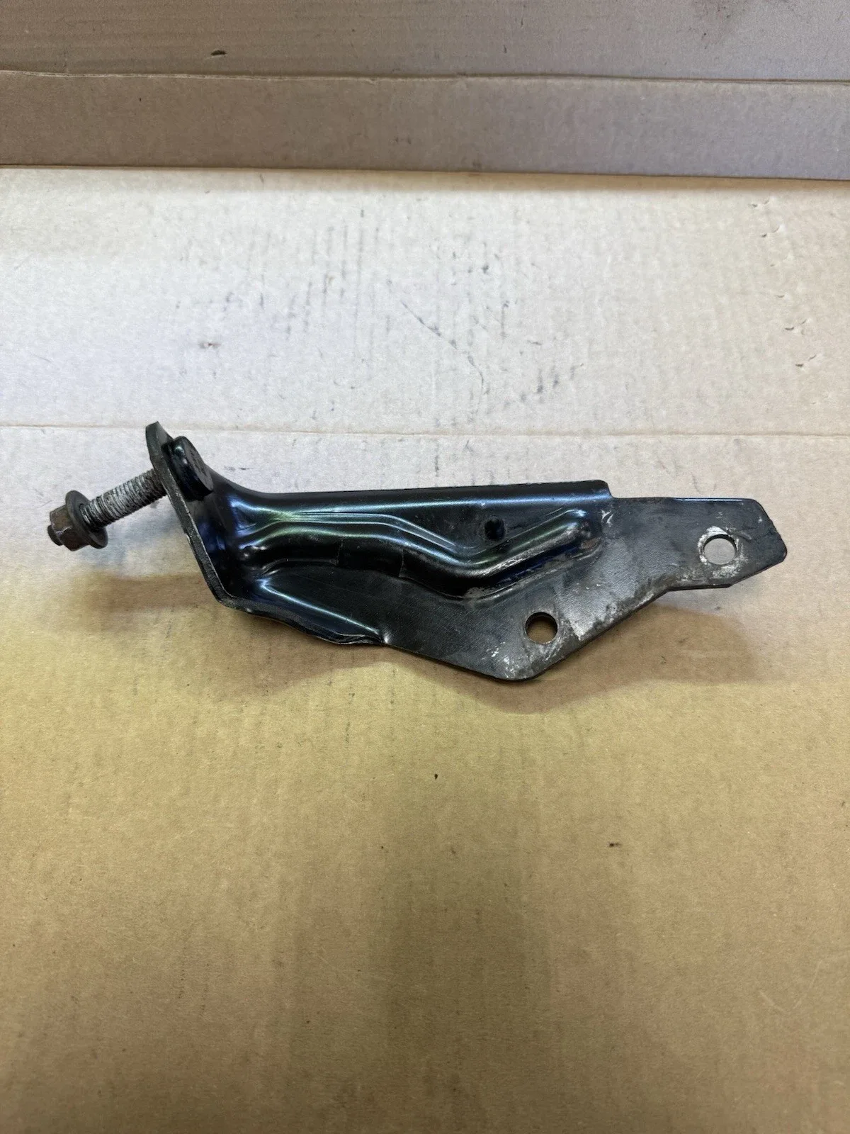 ✅⭐️ RH Lower Transmission Support Bracket w/ Nut RIGHT OEM Camaro 98 - 02 image 4