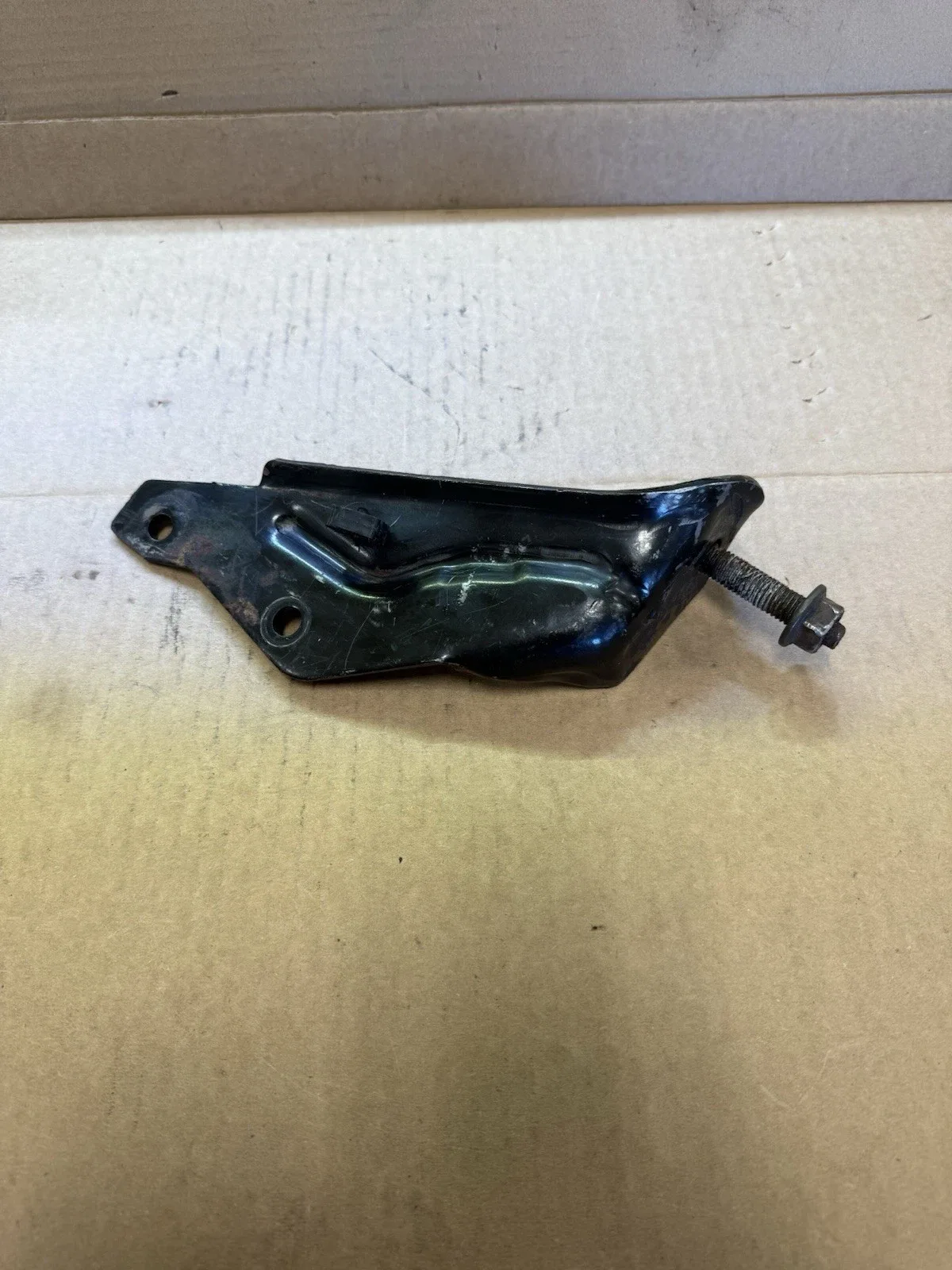 ✅⭐️ RH Lower Transmission Support Bracket w/ Nut RIGHT OEM Camaro 98 - 02