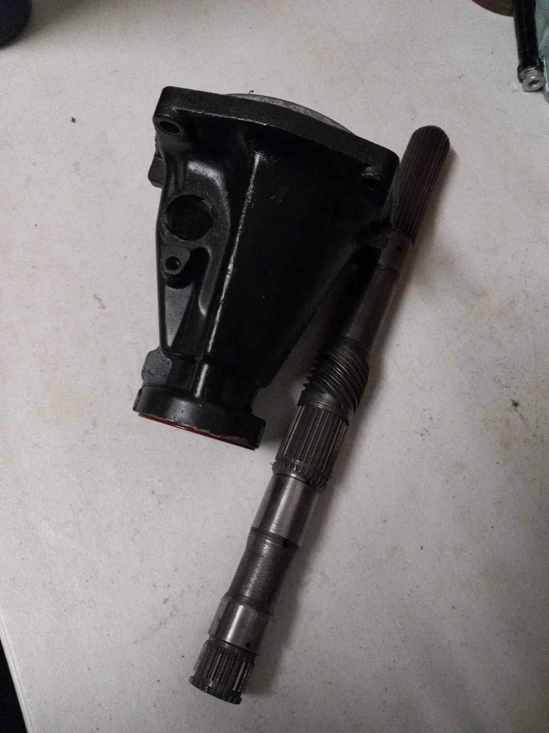 Used TH 350 CHEVY 6 INCH EXTENSION HOUSING W/ OUTPUTSHAFT