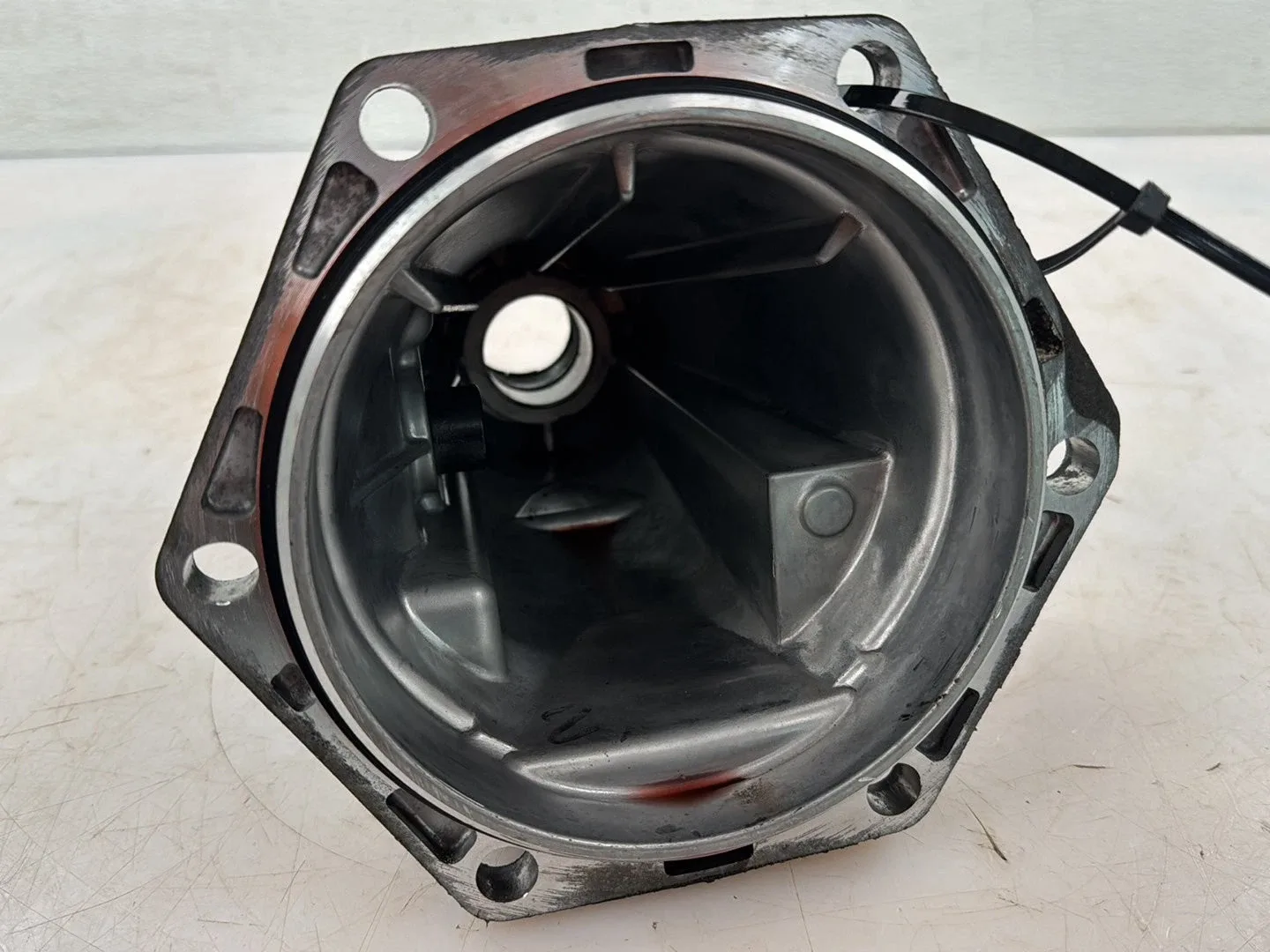 2005-2006 Chevrolet Silverado 1500 4.3L Transmission Rear Cover OEM image 2