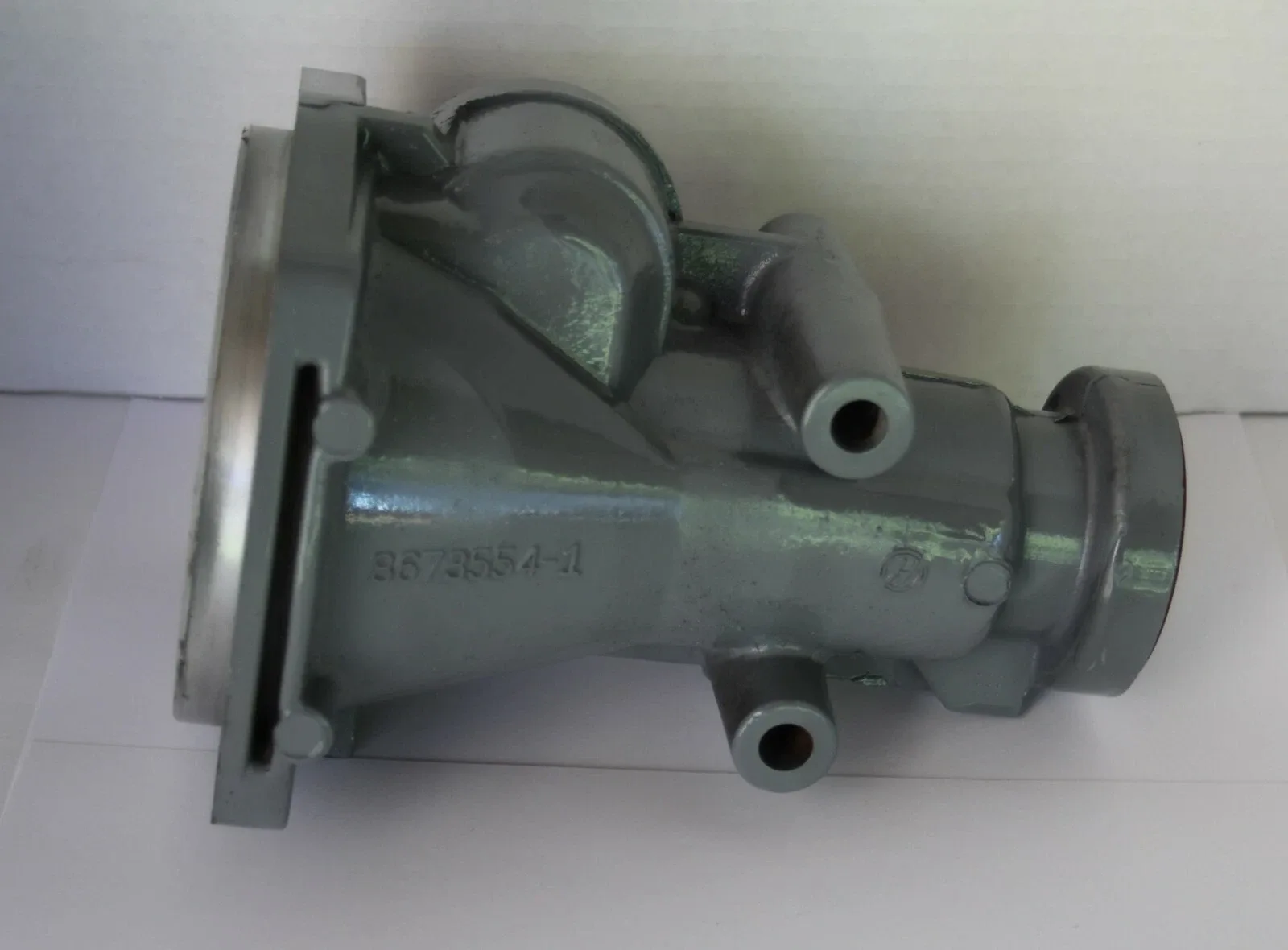 700R4 4L60E TRANSMISSION  TAIL HOUSING 2 HOLE SIDE MOUNT 8673554 LARGE SPEEDO image 2