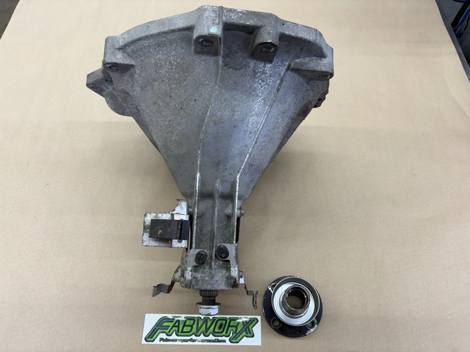 2009 - 2015 NISSAN GT-R R35 OEM 3.8L TRANSMISSION FLYWHEEL BELL HOUSING