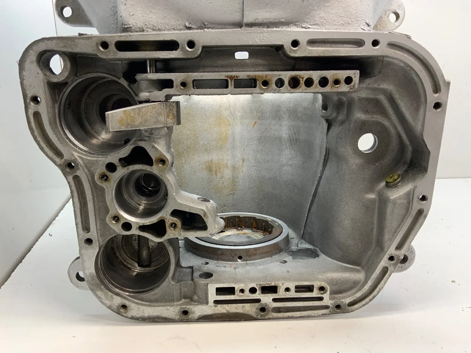 1983 MOPAR  727 TORQUEFLITE AUTOMATIC TRANSMISSION EMPTY CASE 577-2 LOCKUP JEEP image 4