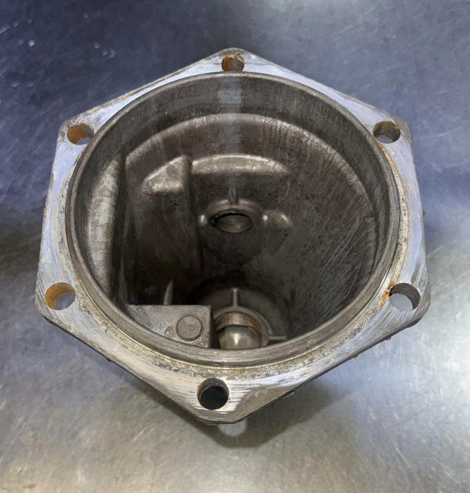 4l60e 4l65e 4l70 Transmission 2WD Tail Housing image 4