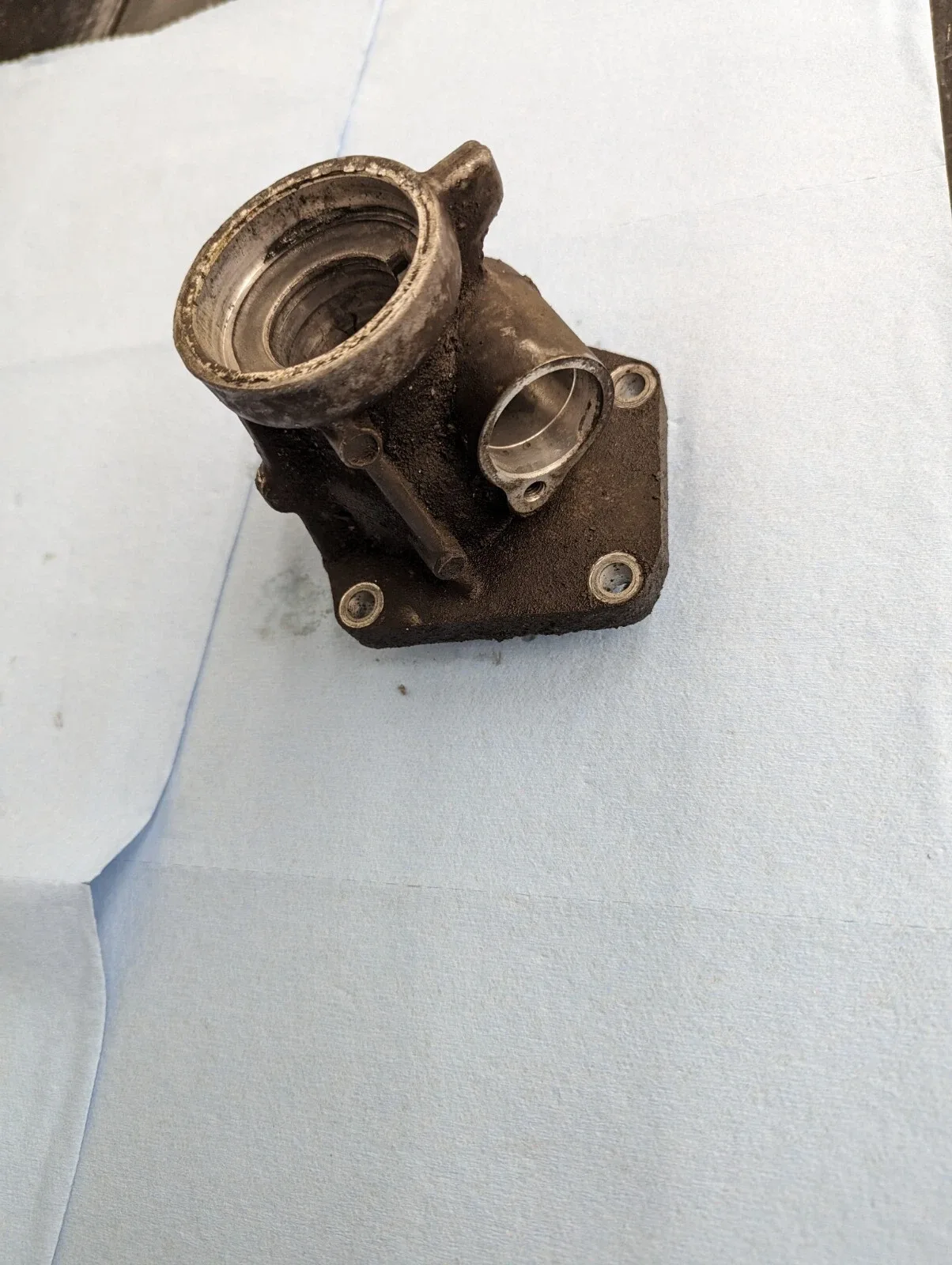 Srt-4 T-850 Transmission Speed Sensor Housing image 2