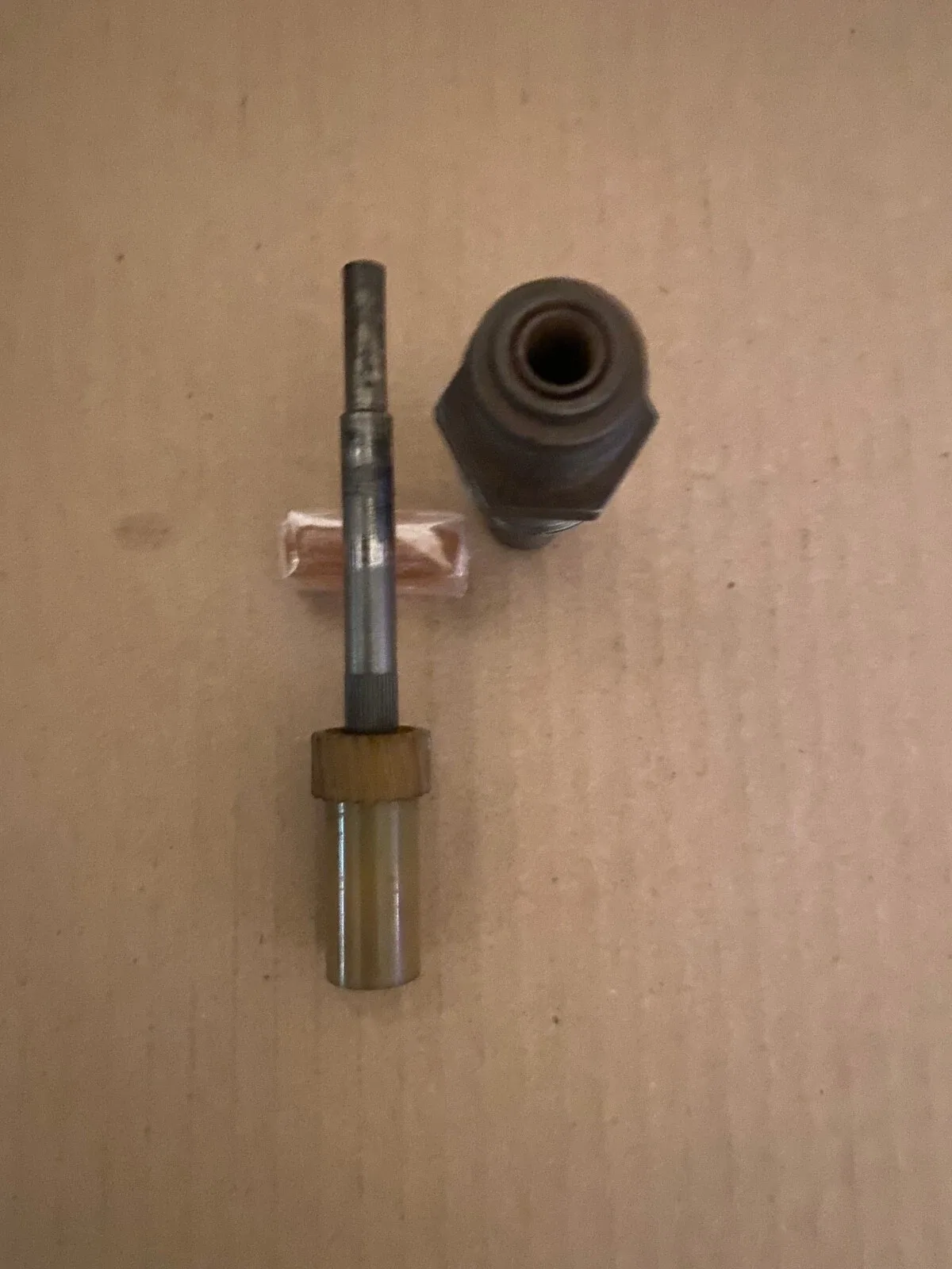 Hydramatic transmission standard & dual range speedo gear & housing 20T 54-62 image 2